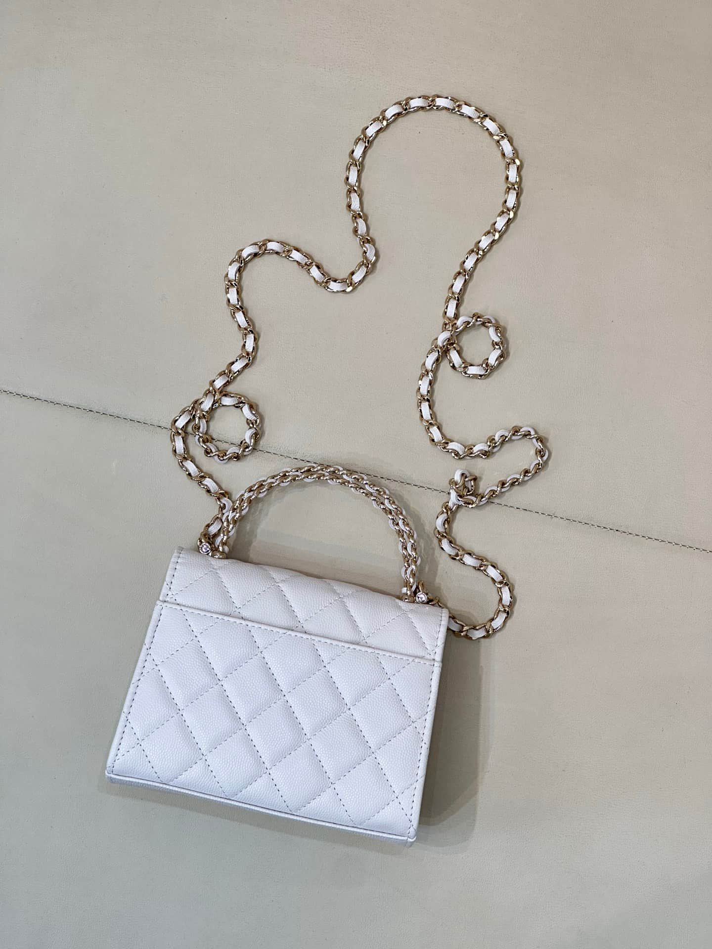 Chanel Clutch with chain Grained Calfskin&Gold-Tone Metal White AP3236 TOP