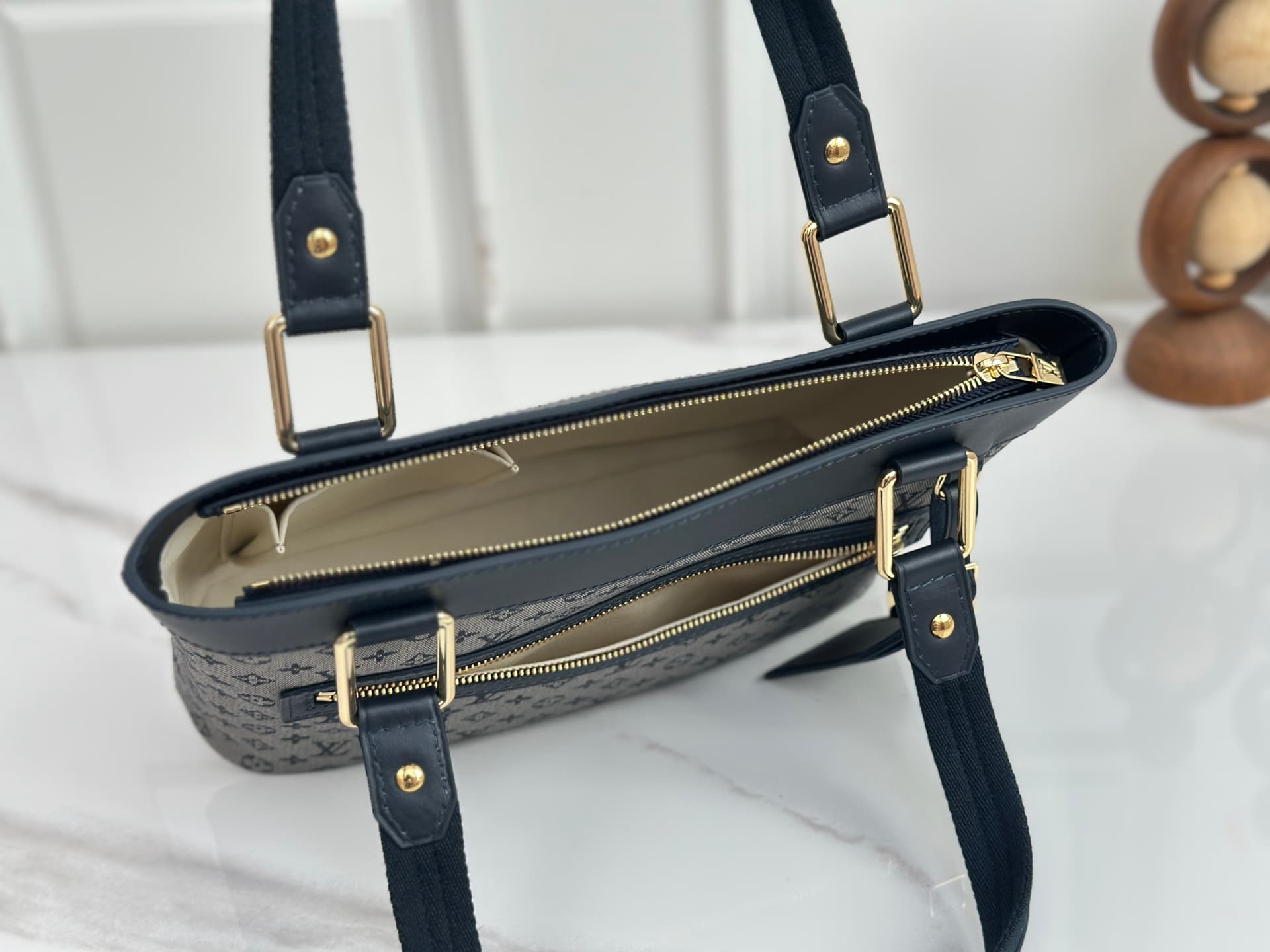 Louis Vuitton Monogram Lin Lucille shoulder bag M92610 High