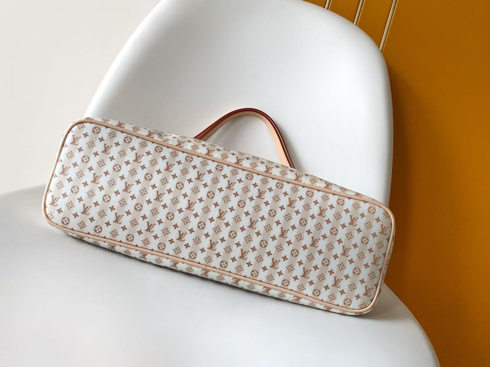 Louis Vuitton Lineup MM Nude Rose Coated canvas M29141 High