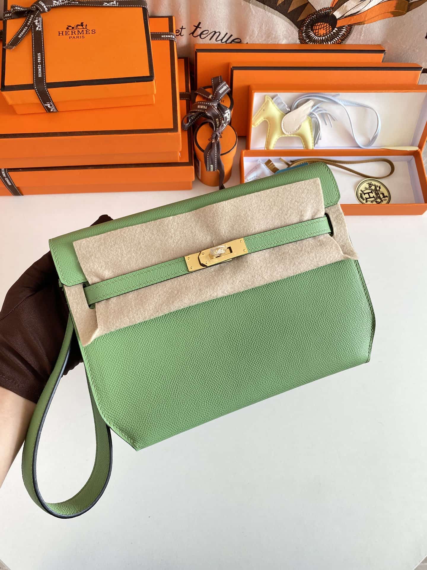 Hermes Kelly Depeches 25 Pouch Epsom Leather Vert Criquet WAX High