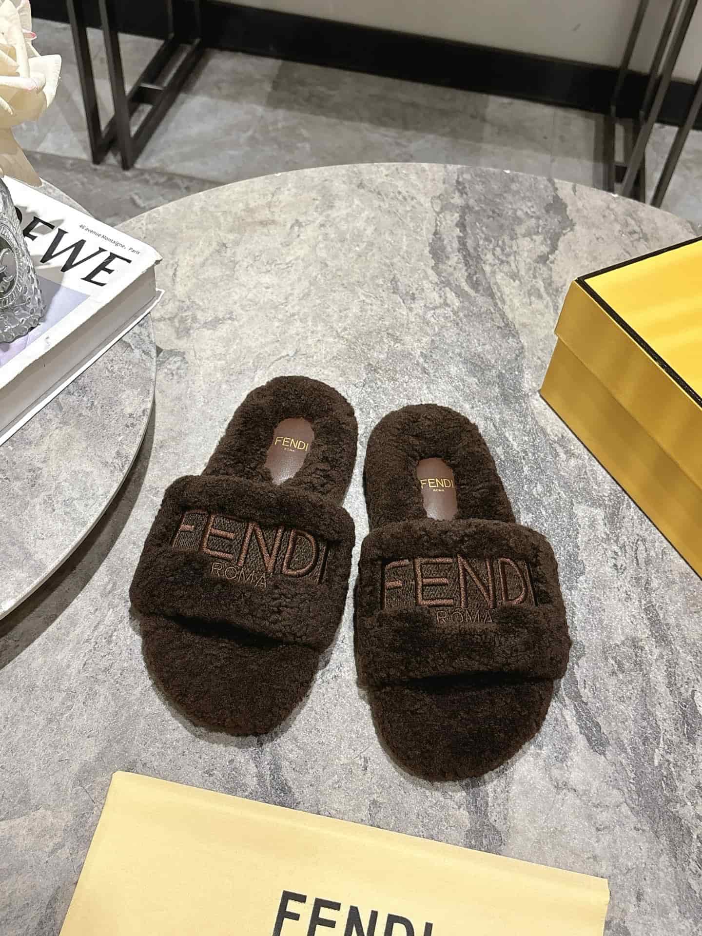 Fendi Slide sandal shoes Women
