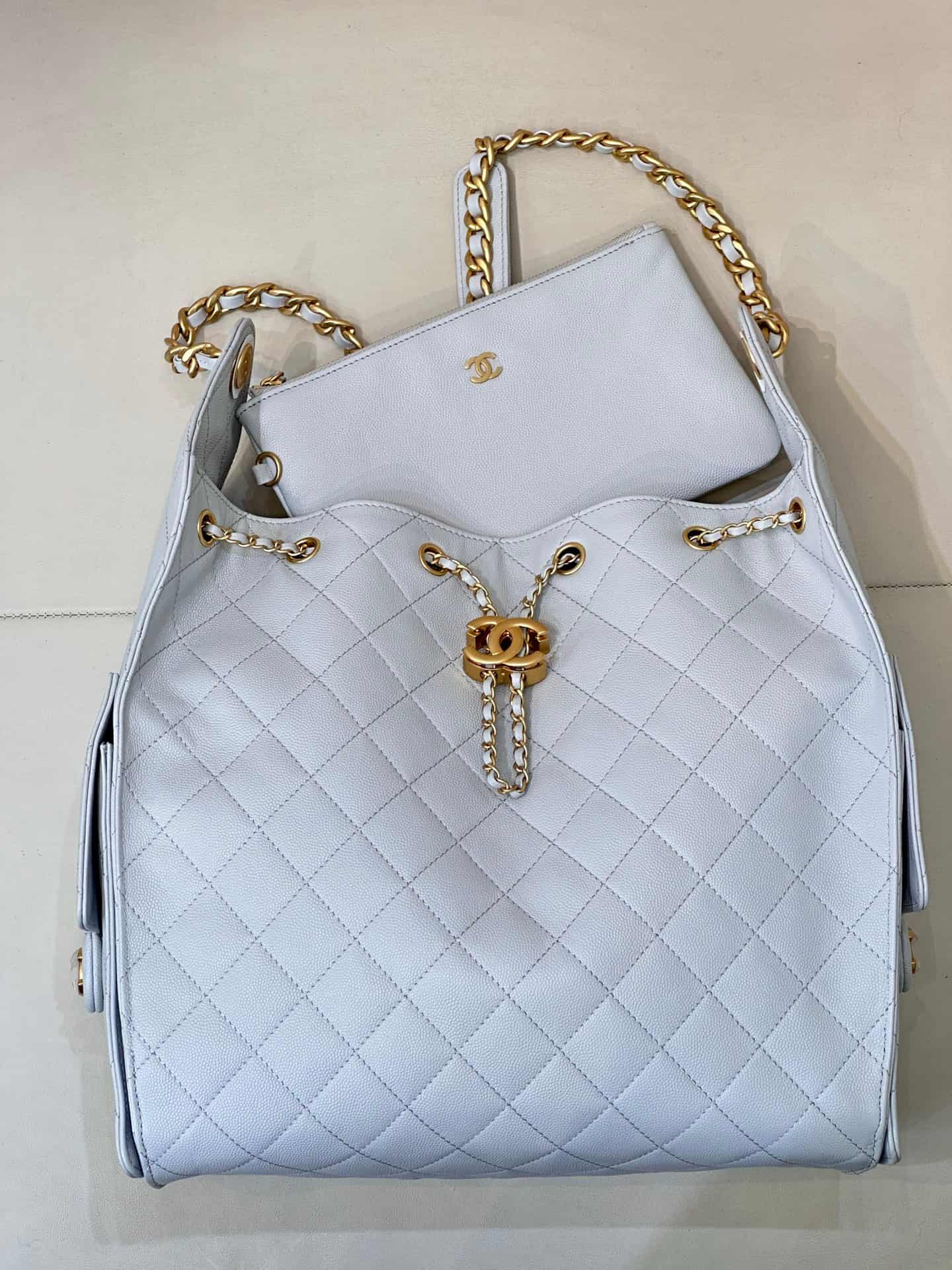 Chanel 25 Medium Hobo handbag AS5311 Grained Calfskin & Gold-tone Metal Light Grey TOP