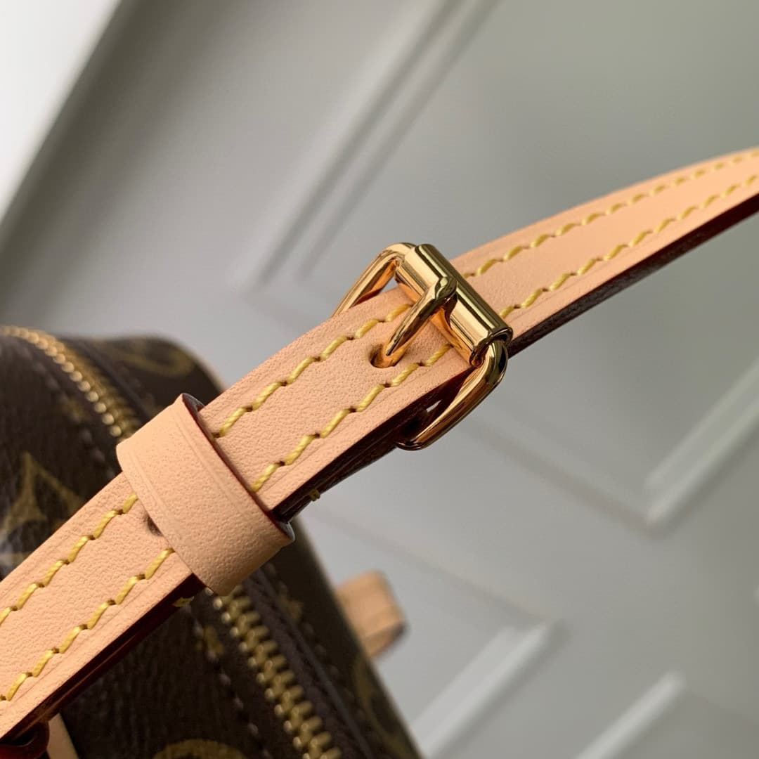 Louis Vuitton Hang On Monogram coated canvas M47031 High