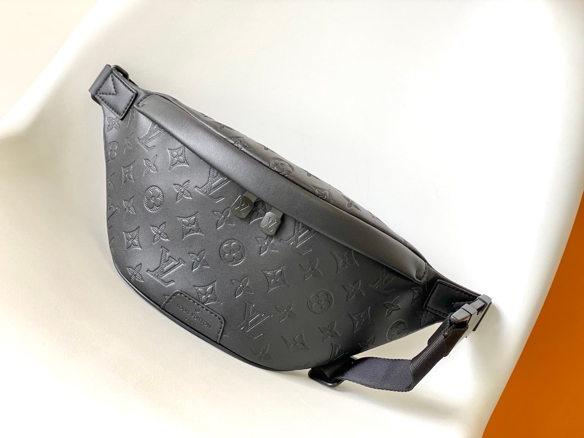 Louis Vuitton Discovery Bumbag PM Monogram Shadow calf leather M46036 High