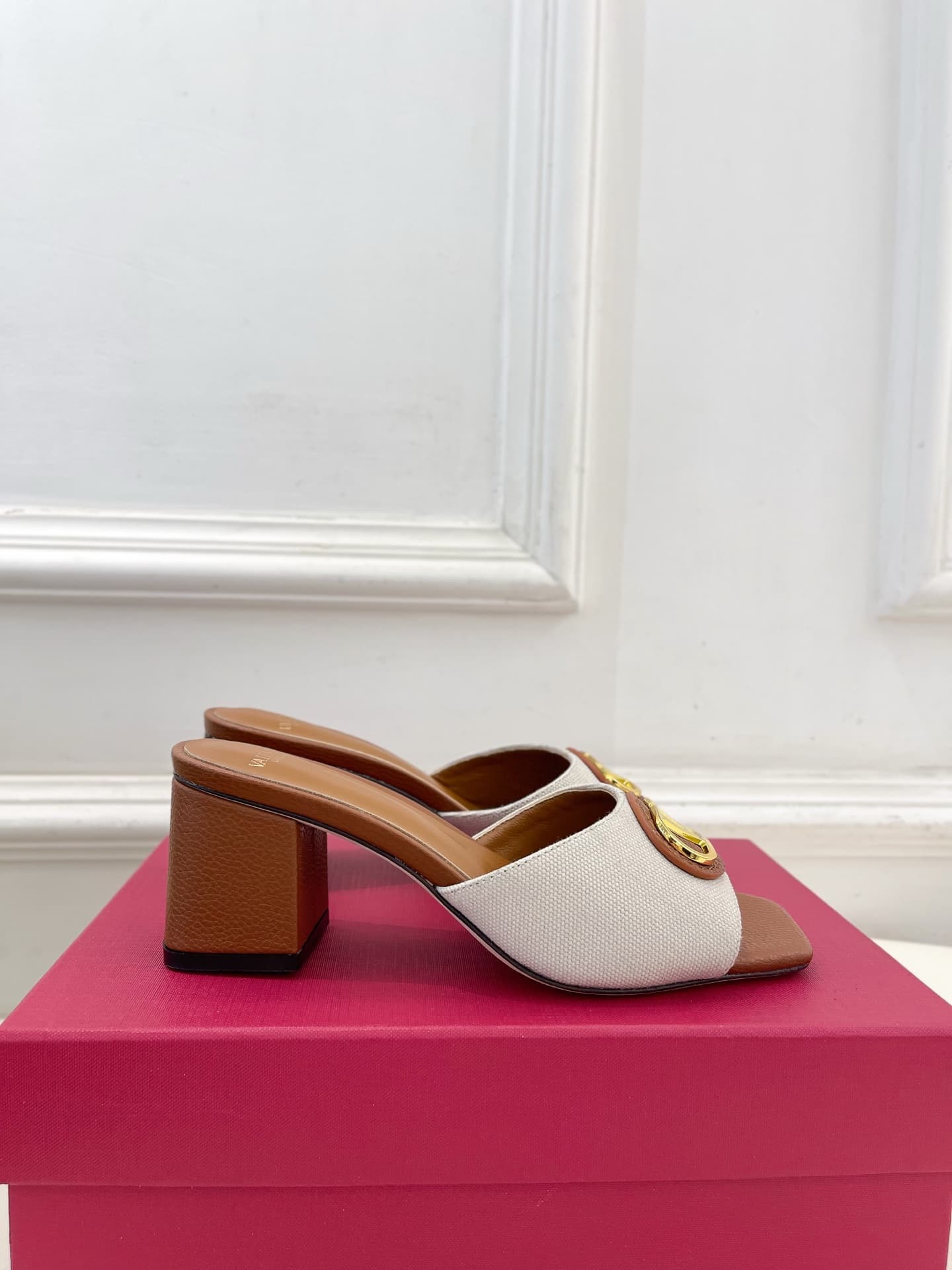 Valentino Garavani VLOGO Signature Slide Sandal Shoes Women