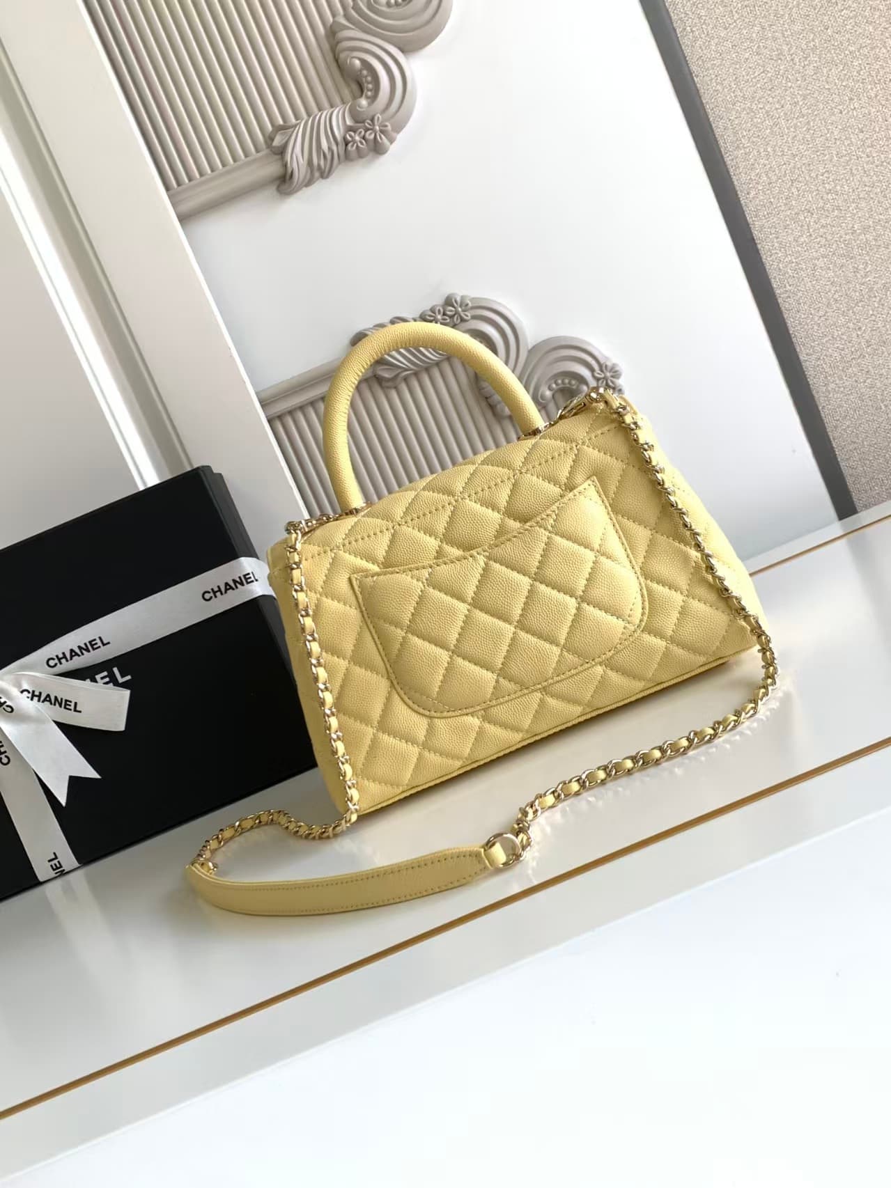SMALL FLAP BAG WITH TOP HANDLE Grained Calfskin Yellow-binding Gold Metal High