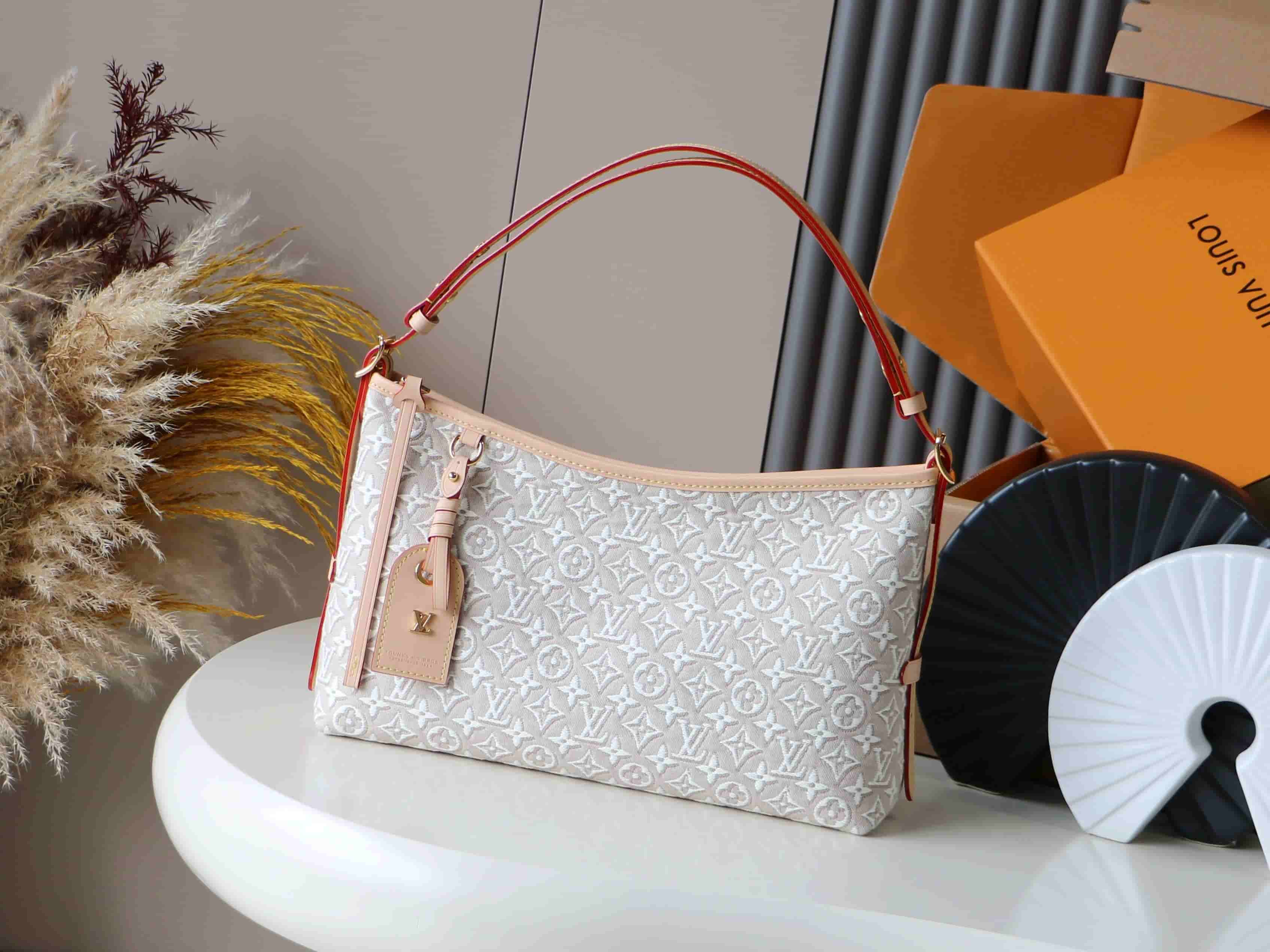 Louis Vuitton Carryall East-West Monogram Emblème Peuplier M2A136 High