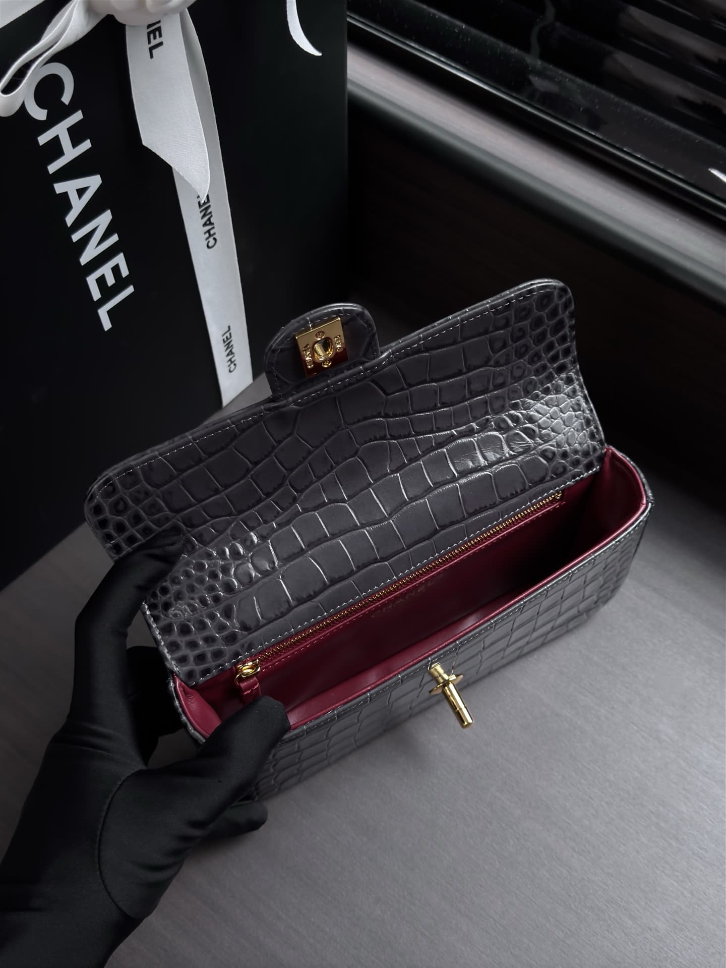 Chanel Flap Bag crocodile-embossed calfskin& Gold-Tone Metal Grey AS6340 A