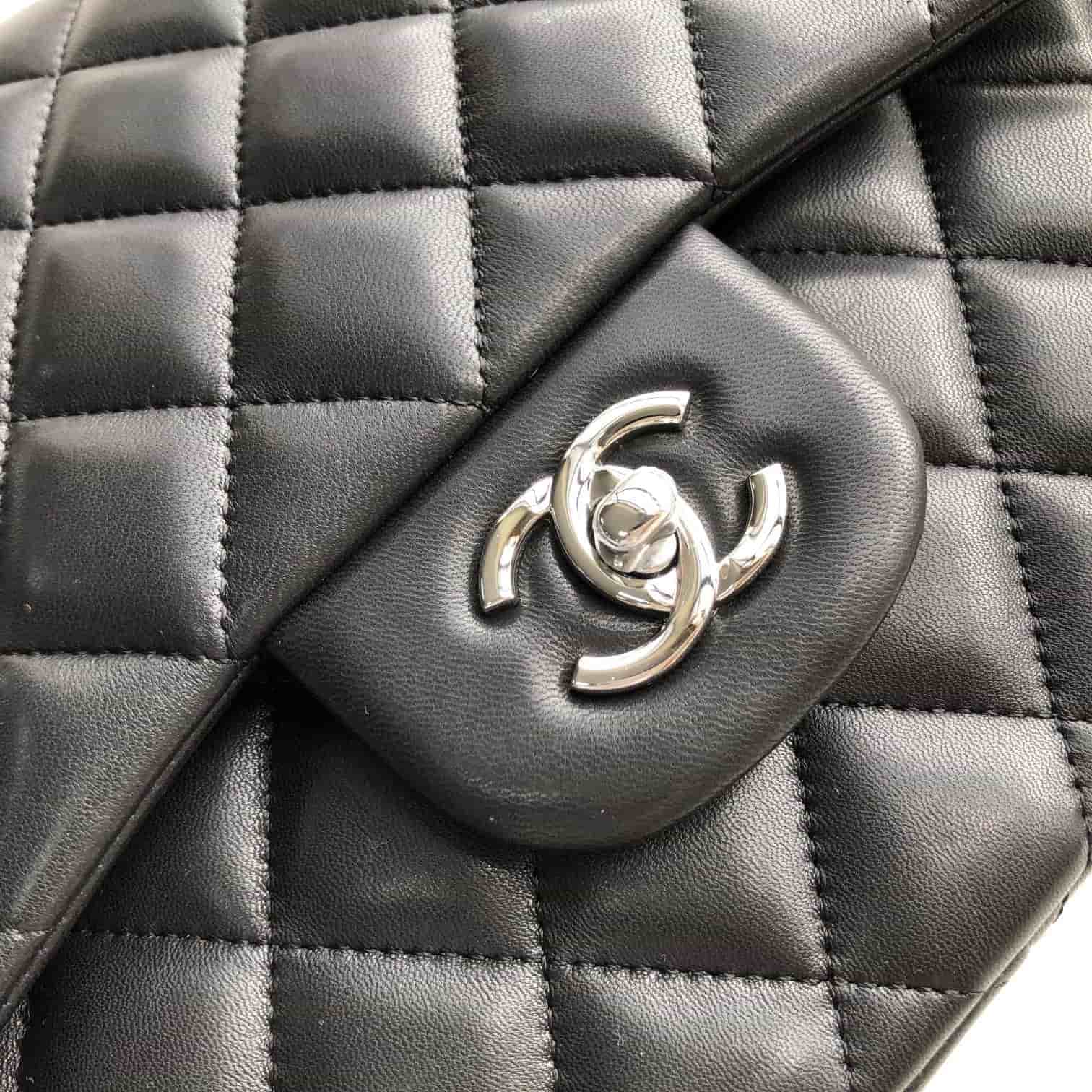 Large CLASSIC HANDBAG Lambskin Silver Metal Black A