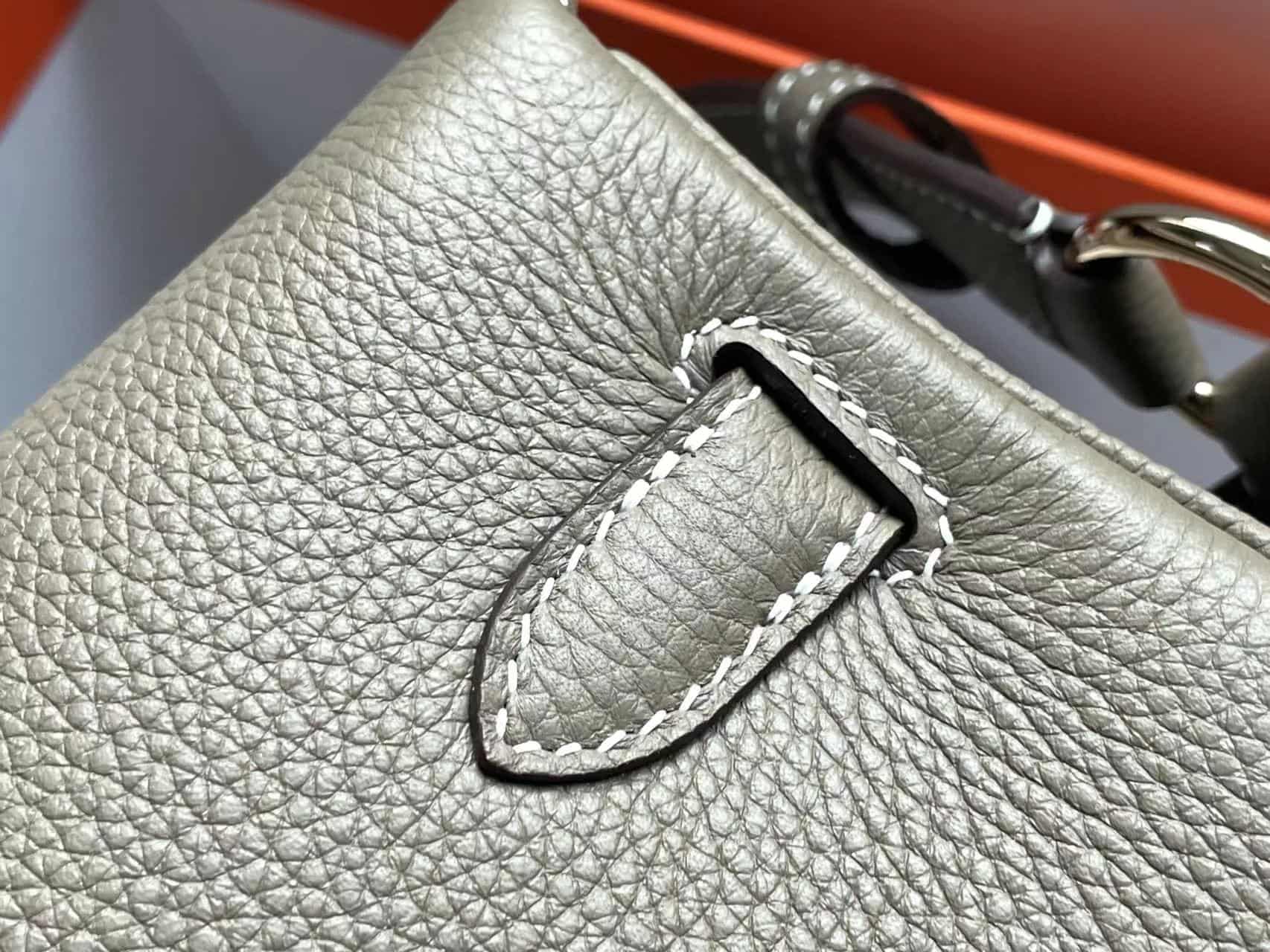 Hermes Kelly Messenger 25cm Taurillon Clemence Leather In Etoupe WAX