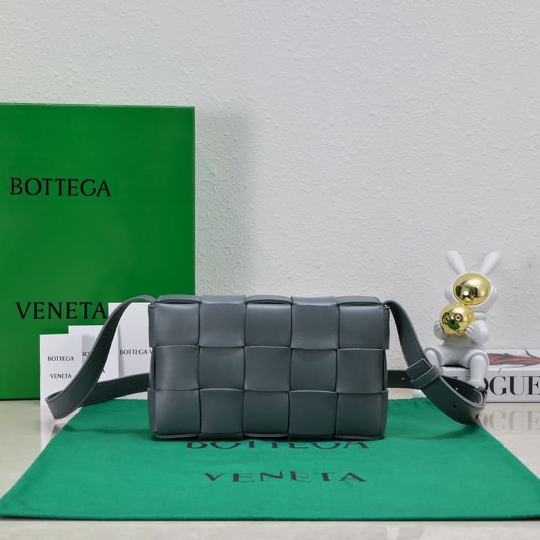 BV CASSETTE BAG Lambskin High