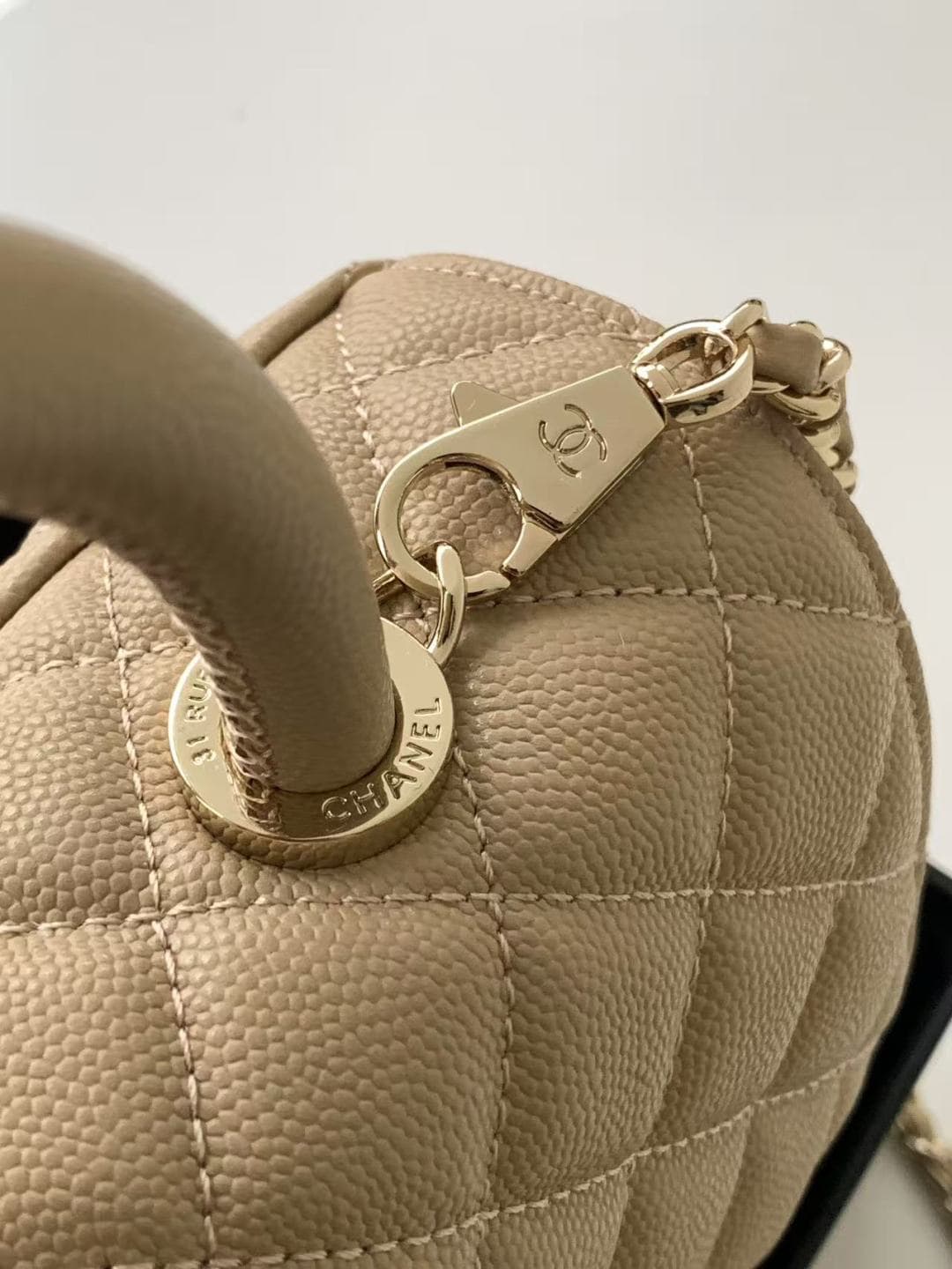 FLAP BAG WITH TOP HANDLE Grained Calfskin & Gold-Tone Metal A92990 Champagne Binding A