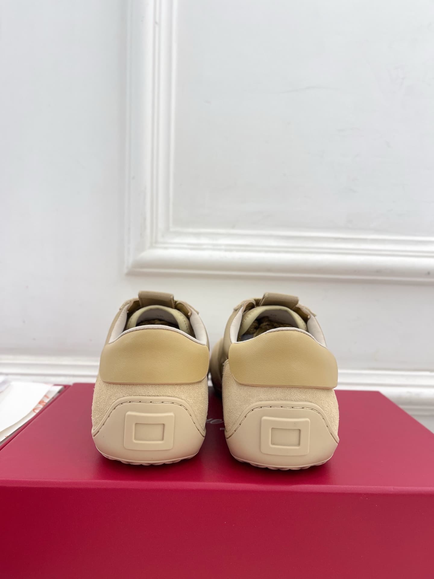 Roger Vivier Sneaker Shoes Women