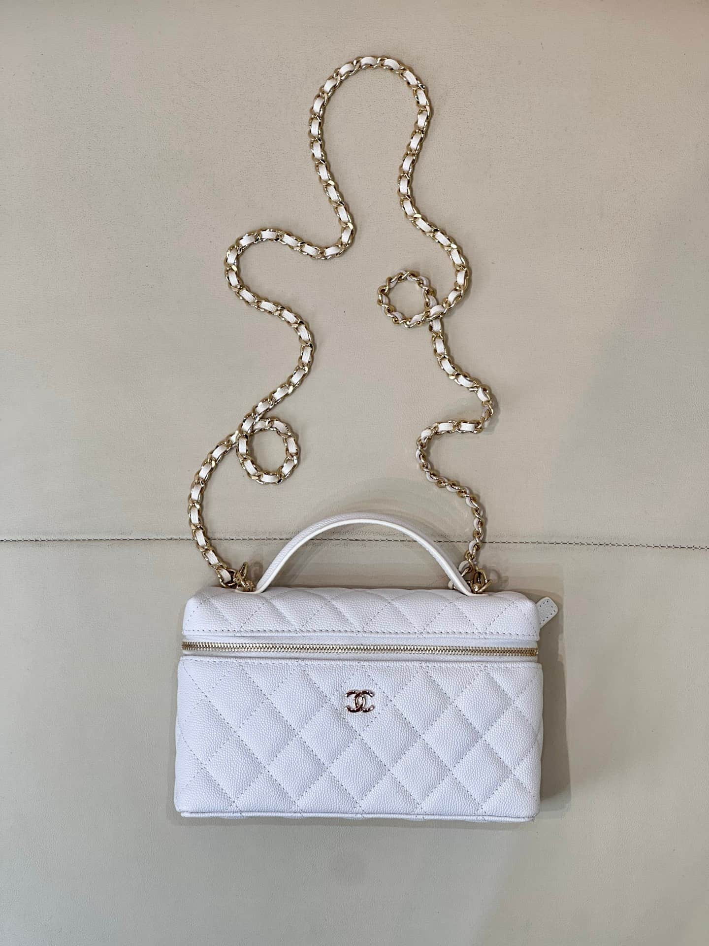 Chanel Classic Vanity with Chain Grained Calfskin & Gold-Tone Metal White AP4385 TOP