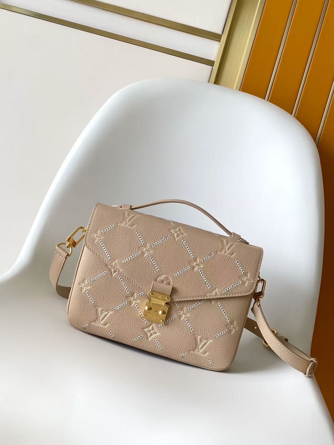 Louis Vuitton Pochette Métis MM Hazelnut Couture Cowhide leather M29497 High