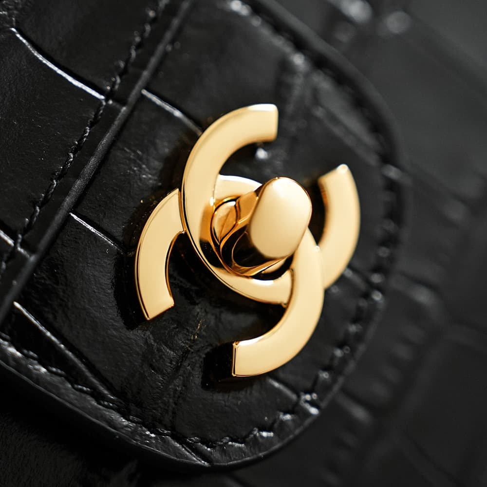 Chanel Maxi Flapbag Crocodile Embossed Calfskin& Gold-Tone Metal Black AS6231 A