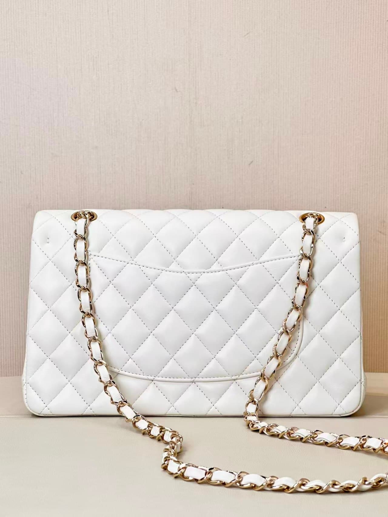 Chanel Medium CLASSIC HANDBAG Lambskin Gold-Tone Metal White TOP