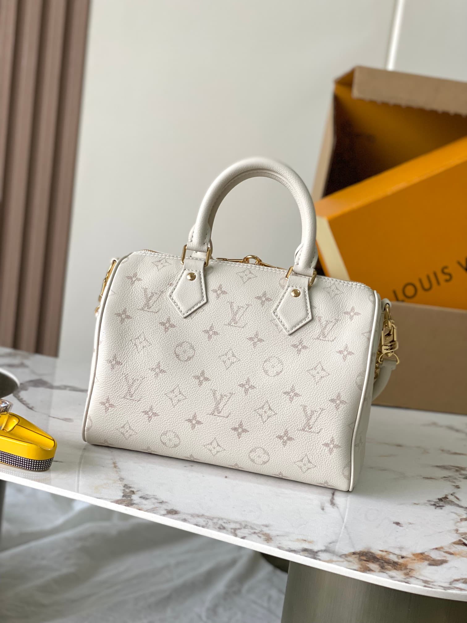 Louis Vuitton Speedy Bandoulière 25 Cream Calf leather M26690 TOP