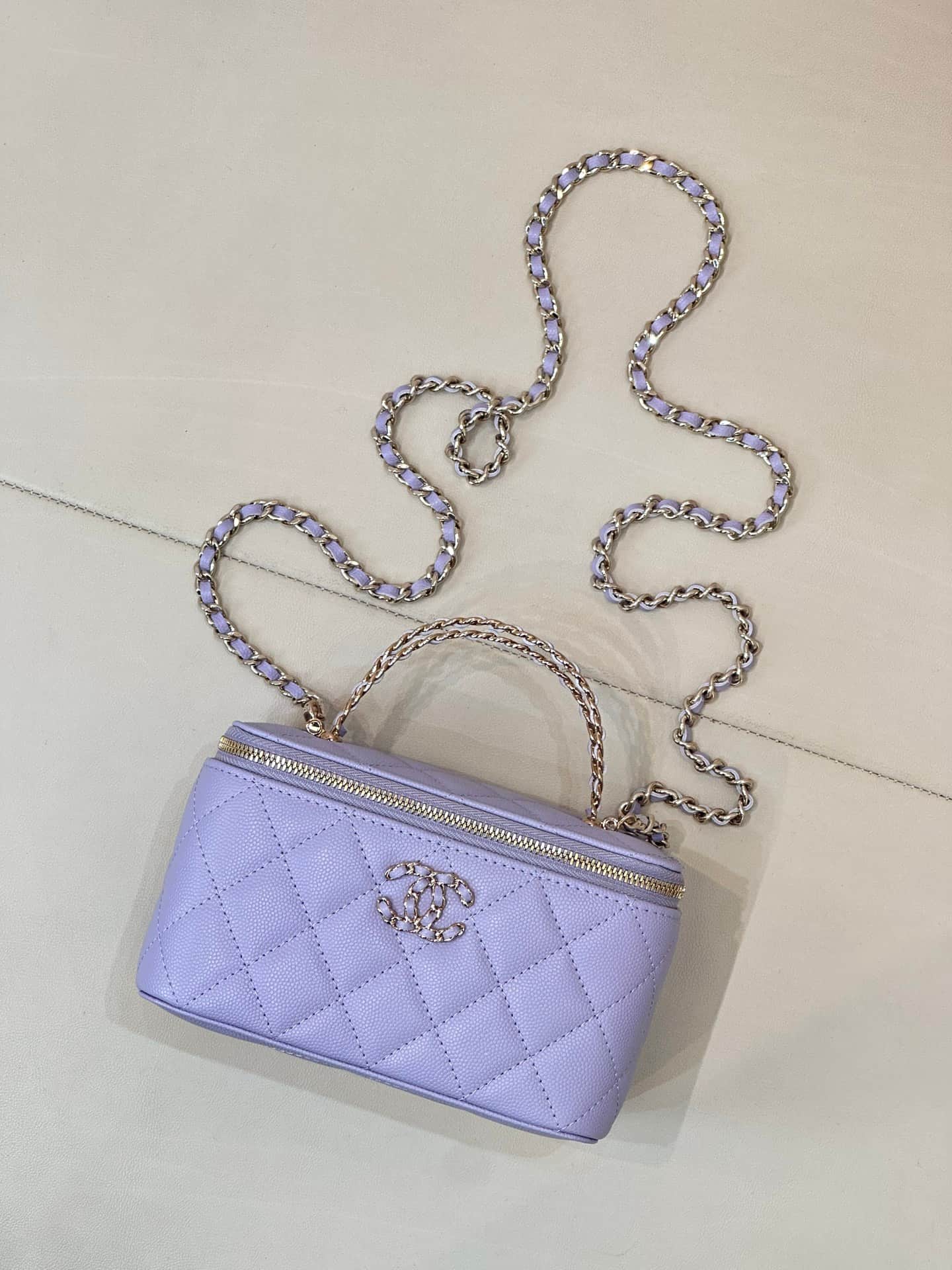 Chanel Classic Top Handle Vanity Case Grained Calfskin& Gold-Tone Metal Purple AP5182 TOP