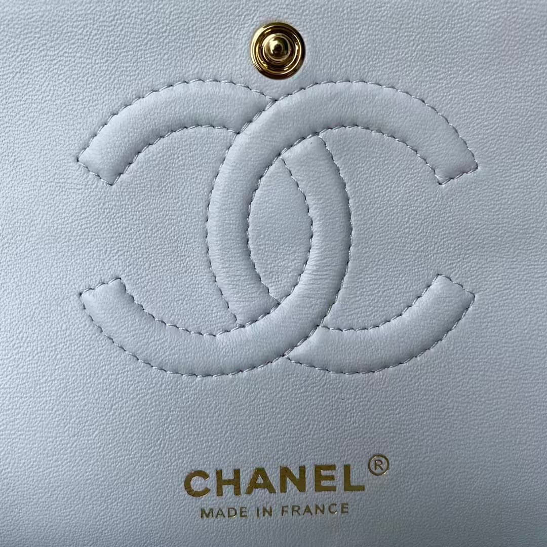 Chanel Medium CLASSIC HANDBAG Grained Calfskin White Gold Metal A