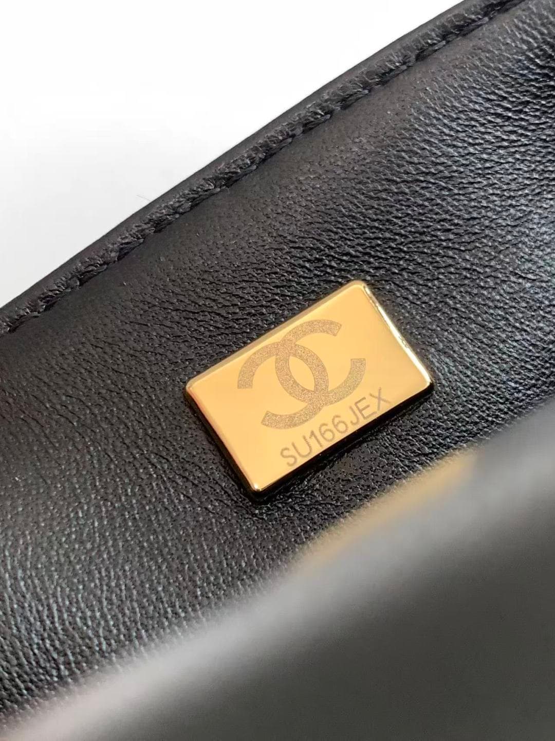 Chanel Mini Shearling Flap Bag in Black lambskin with grey shearling & Gold-Tone Metal AS5148 A