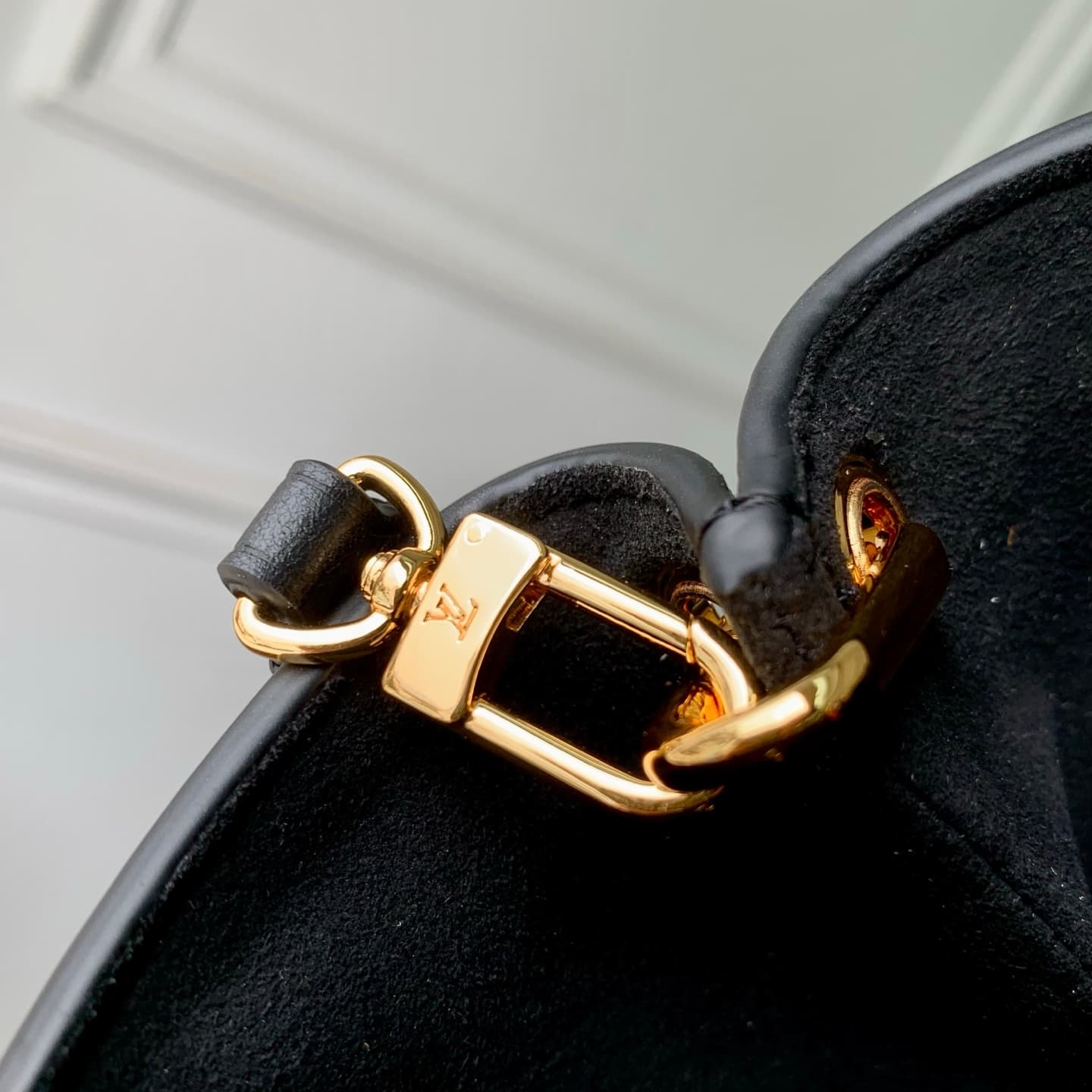Louis Vuitton Bloom Mini Hobo Black Calfskin leather M27260 High
