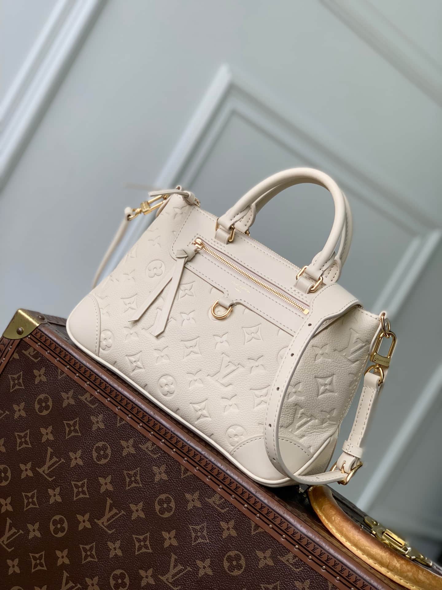 Louis Vuitton Skyline PM Cream Cowhide leather M29153 High