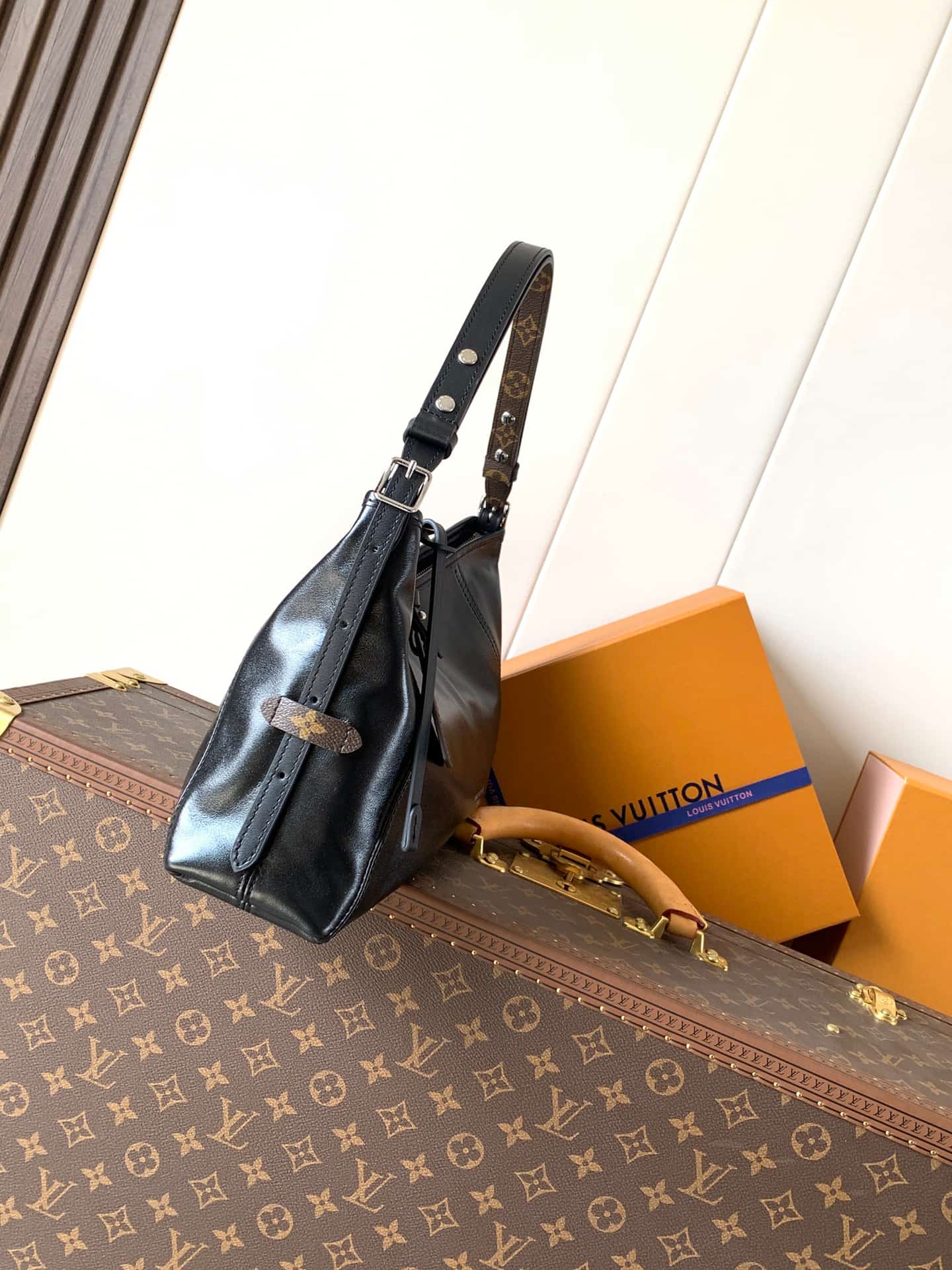 Louis Vuitton CarryAll East West LV Vibe Black M28160 High