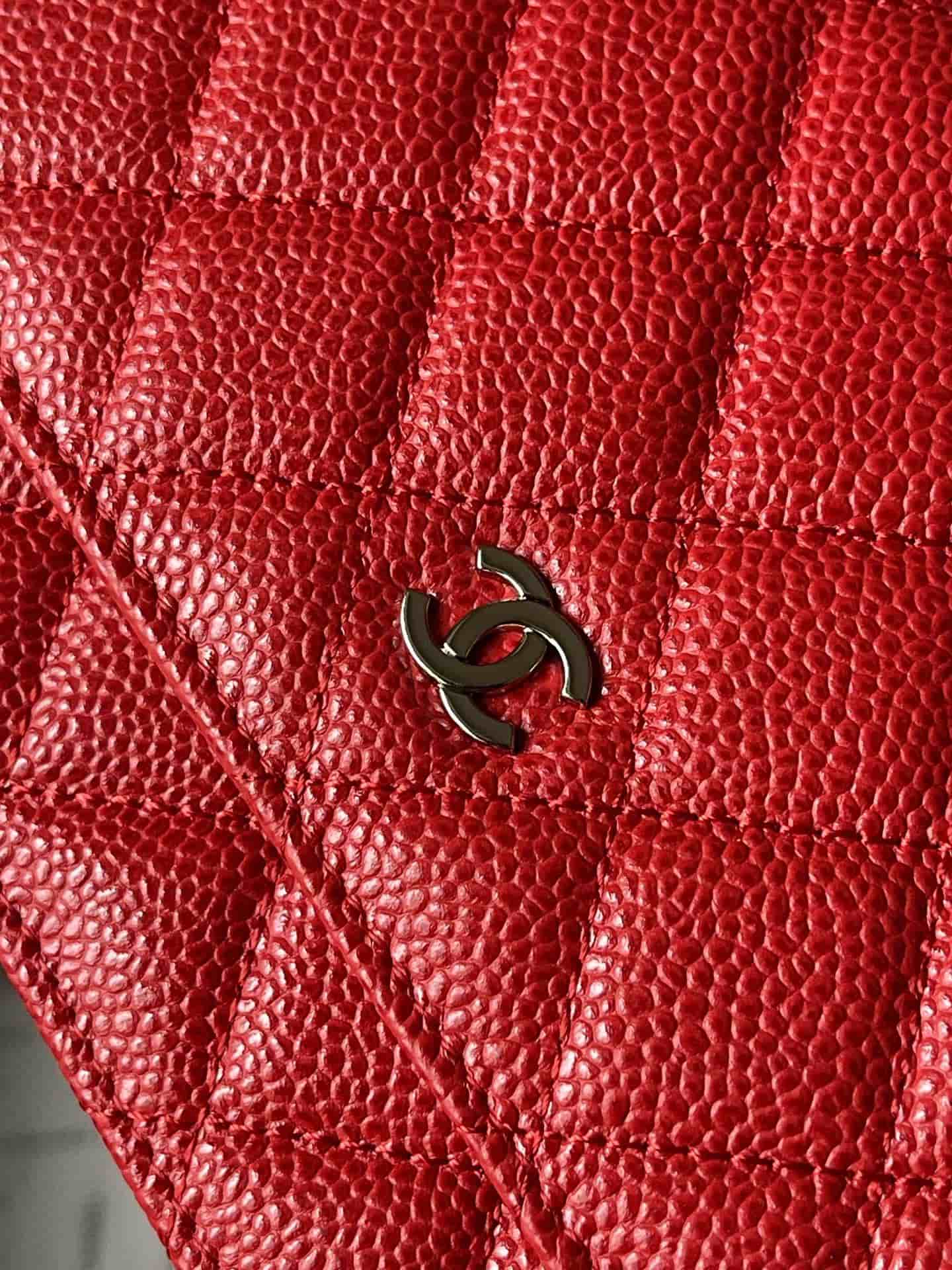 Classic Wallet on Chain AP0250 Grained Calfskin Red Silver Metal A