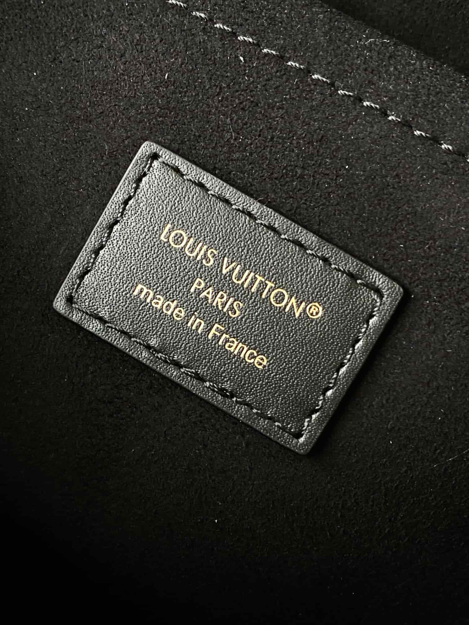 Louis Vuitton Alma PM Black Calfskin leather M26489 TOP