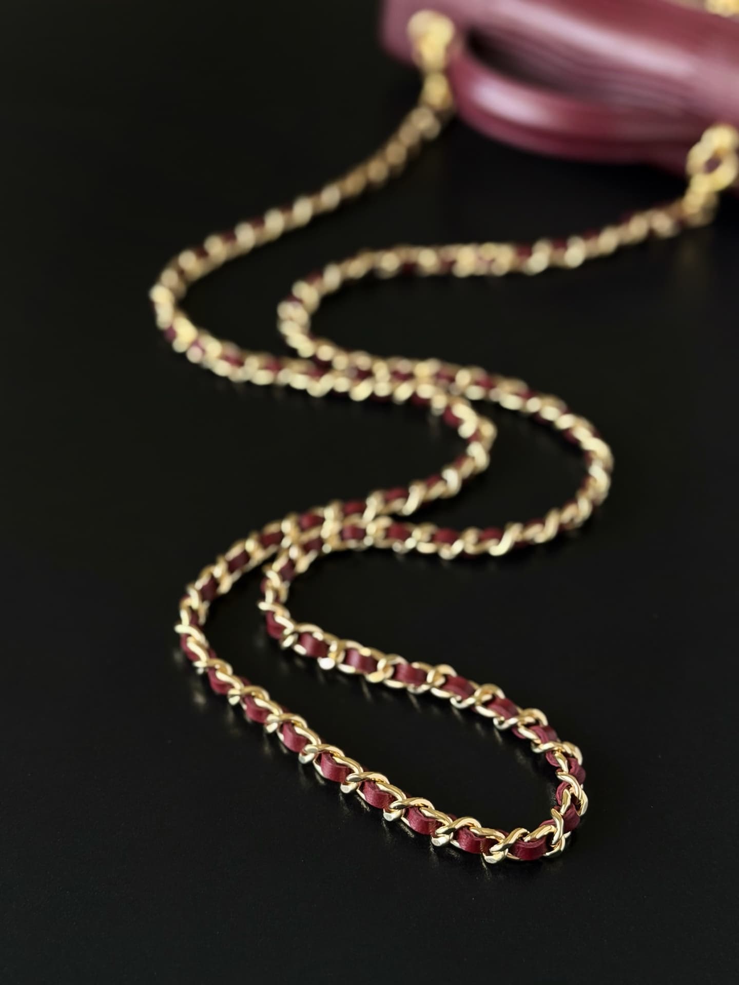 Chanel Small Vanity with chain Lizard Embossed Calfskin & Gold-Tone Metal Burgundy AS5346 A