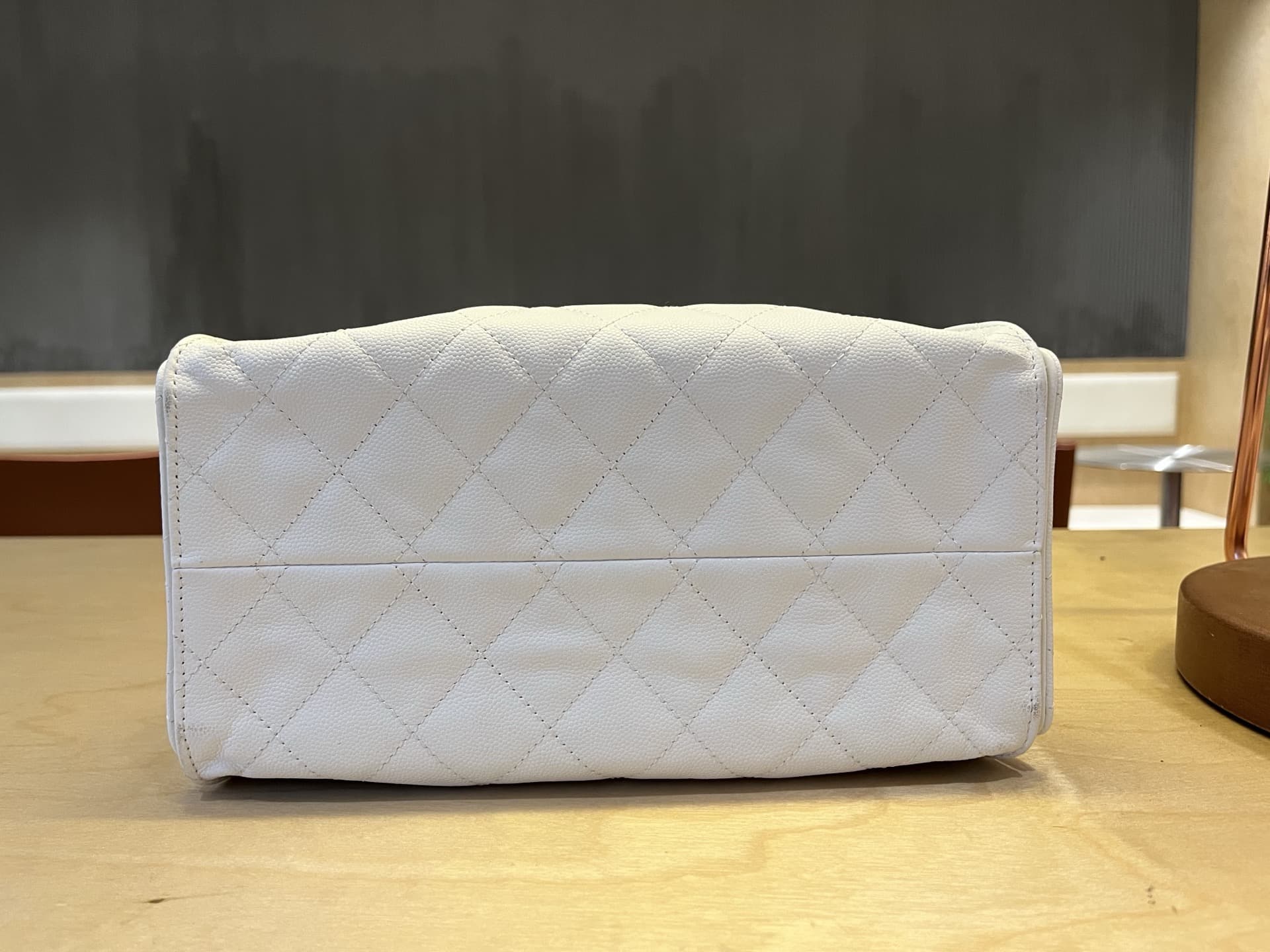 Chanel 25 Small Hobo handbag AS5293 Grained Calfskin & Gold-tone Metal White A