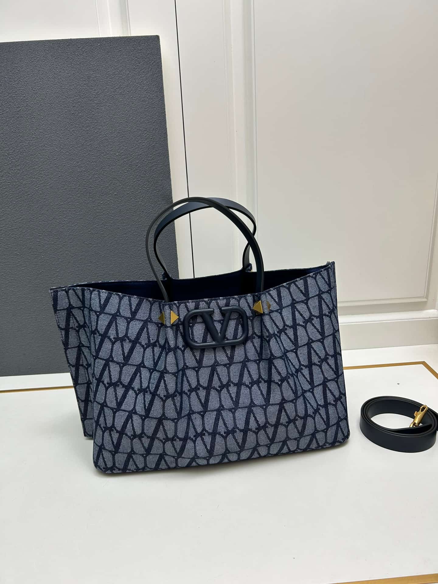 Valentino Garavani VLogo Signature Toile Iconographe Tote Bag Navy Blue Mid
