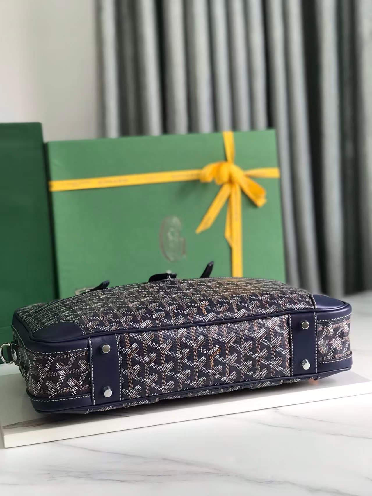 GOYARD Ambassade Messenger Bag High