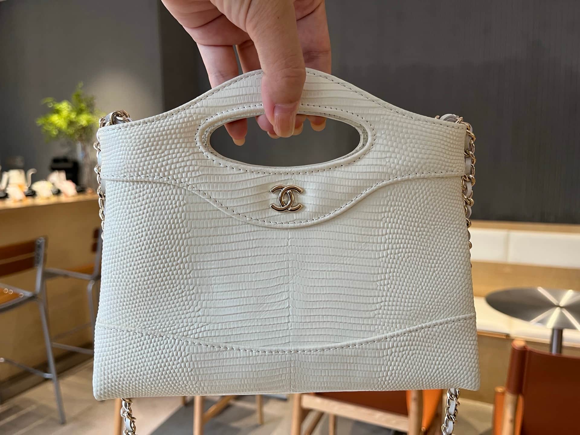 Chanel 31 Mini BAG Lizard-embossed Calfskin& Gold-Tone Metal AP3656 White A