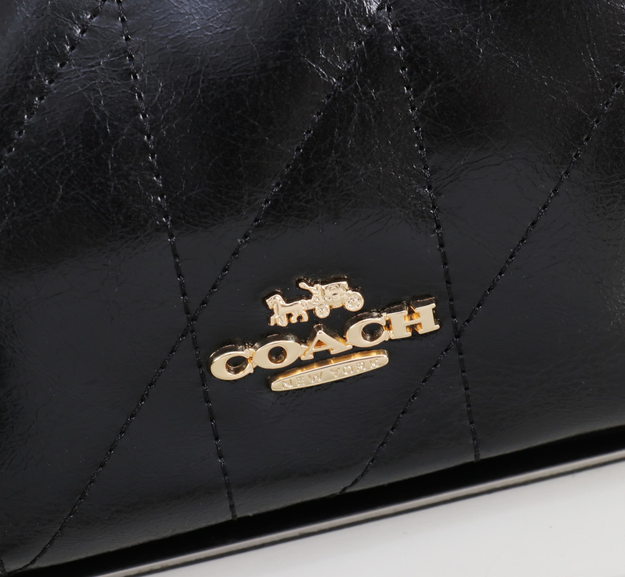 Coach Caitlin Shoulder Bag With Quilting Glazed leather/Gold/Black High