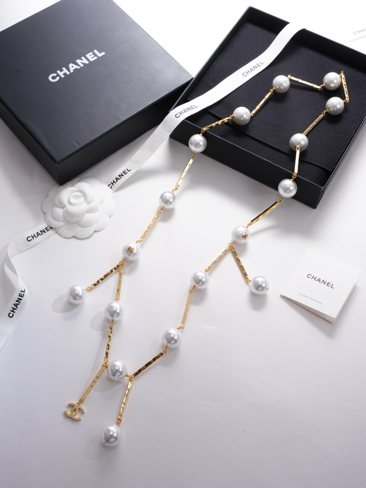 Chanel Necklace Metal & Resin Gold & Pearly White High
