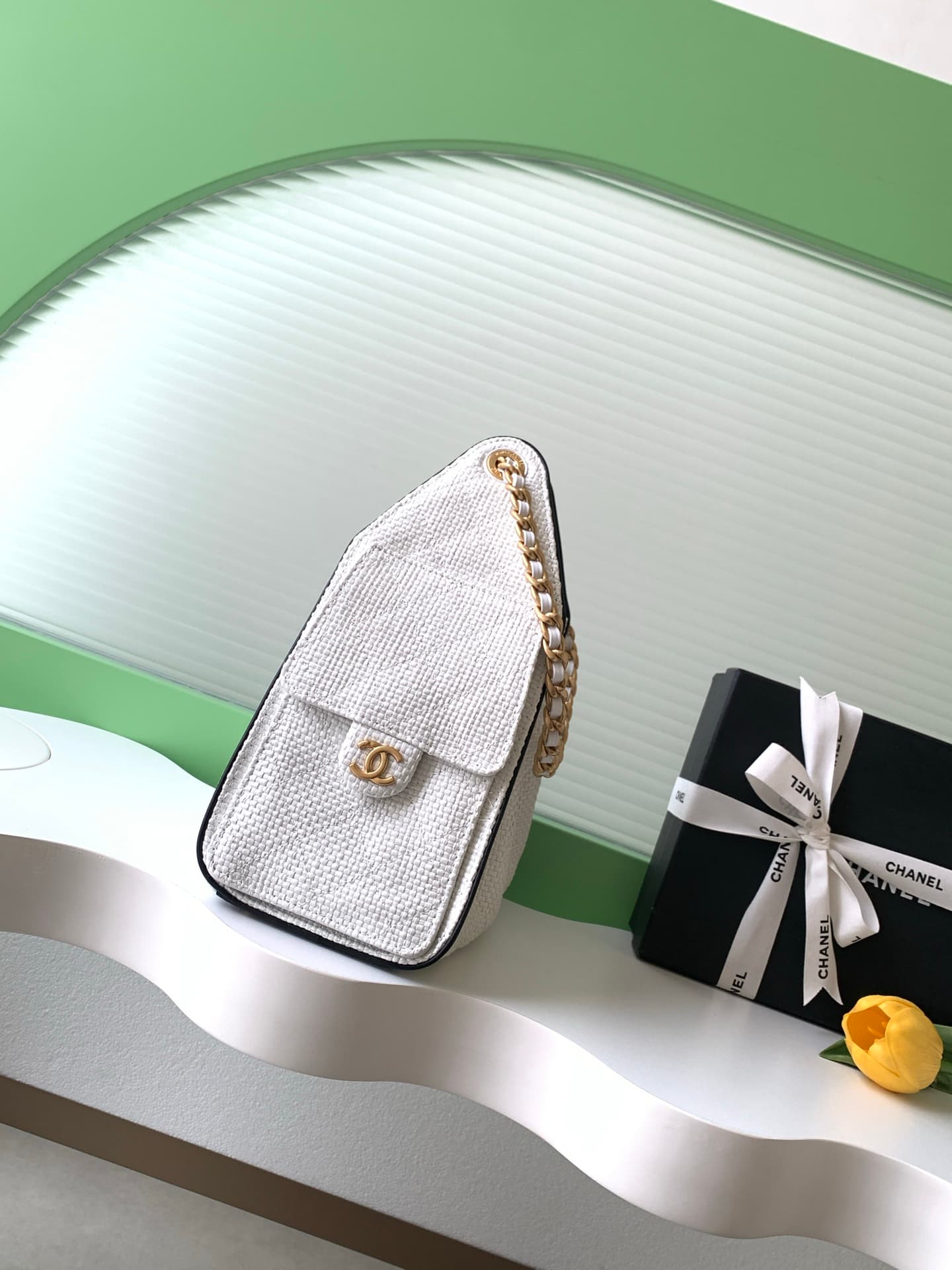 Chanel 25 Small Hobo handbag AS5293 Braided Raffia-Effect Canvas Calfskin & Gold-Tone Metal White & Black A