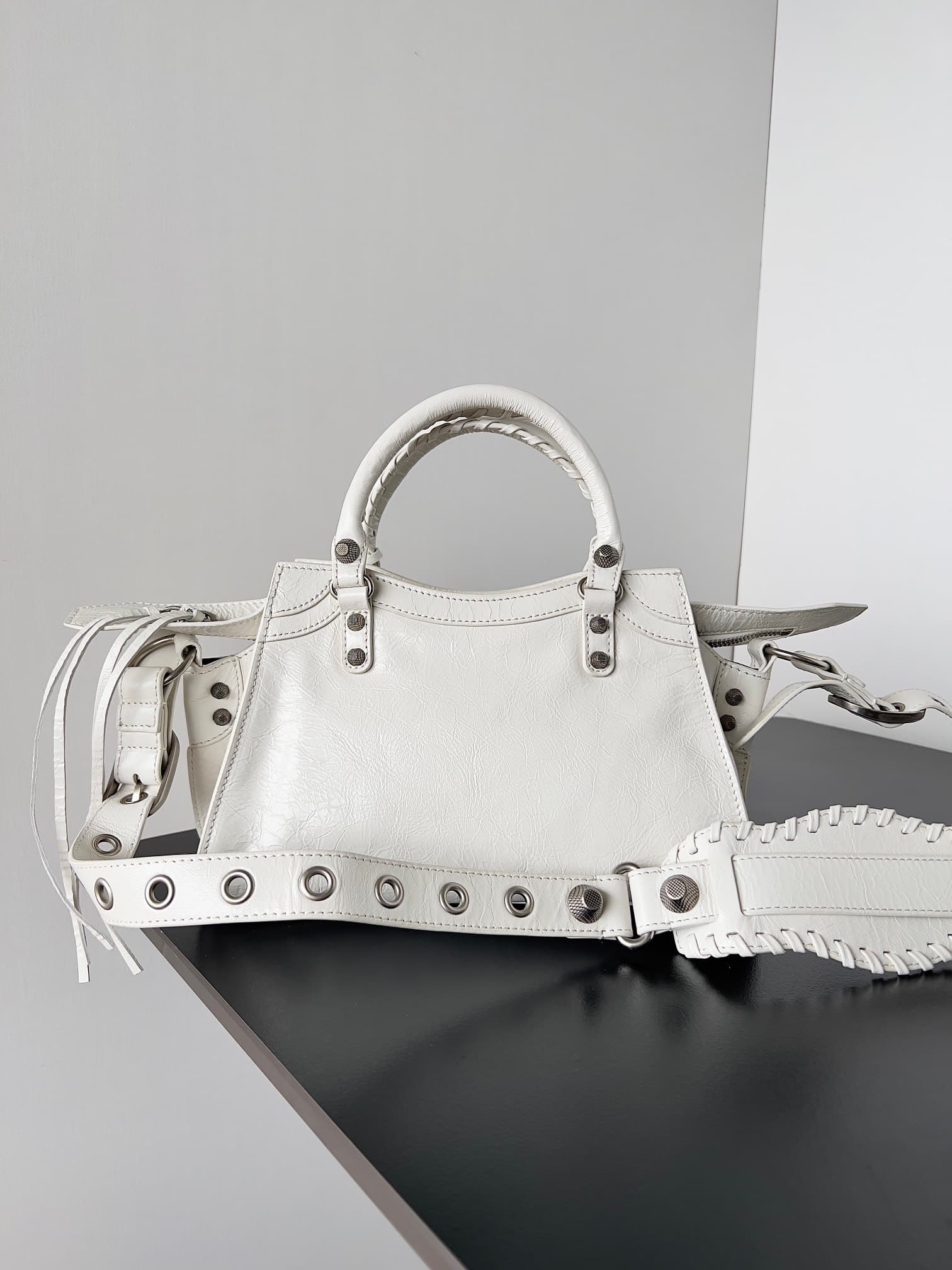 Balenciaga Small Neo Cagole City bag in White lambskin leather High