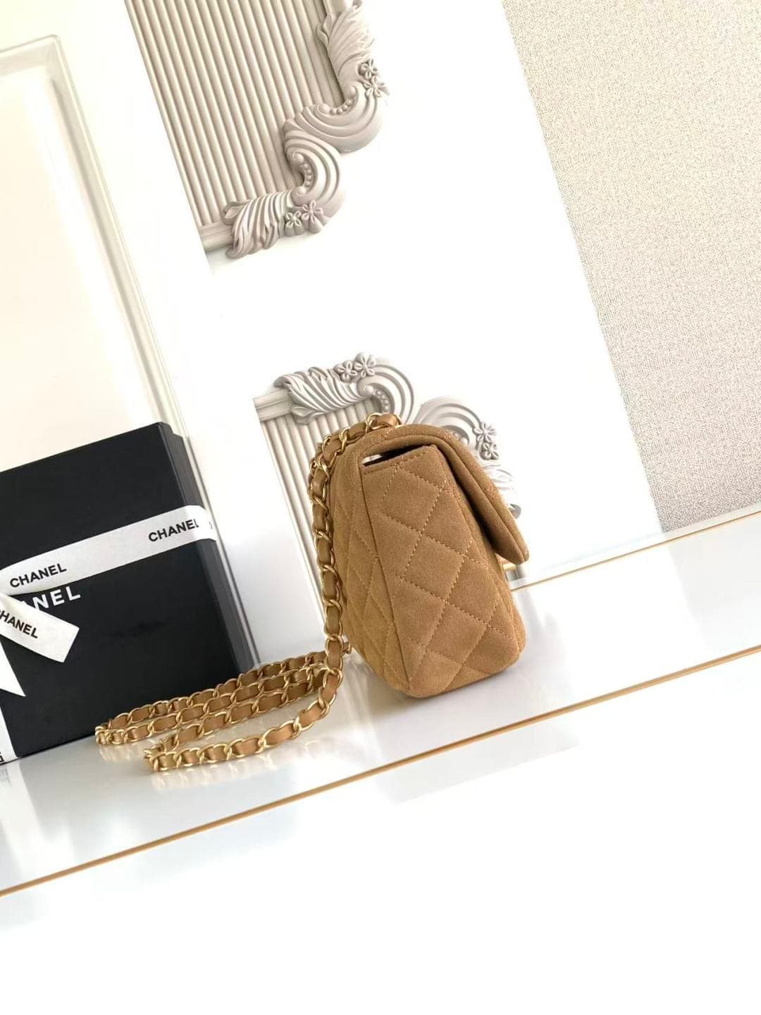 Chanel Classic Flap bag in Brown Suede & Gold-Tone Metal AS5989 A