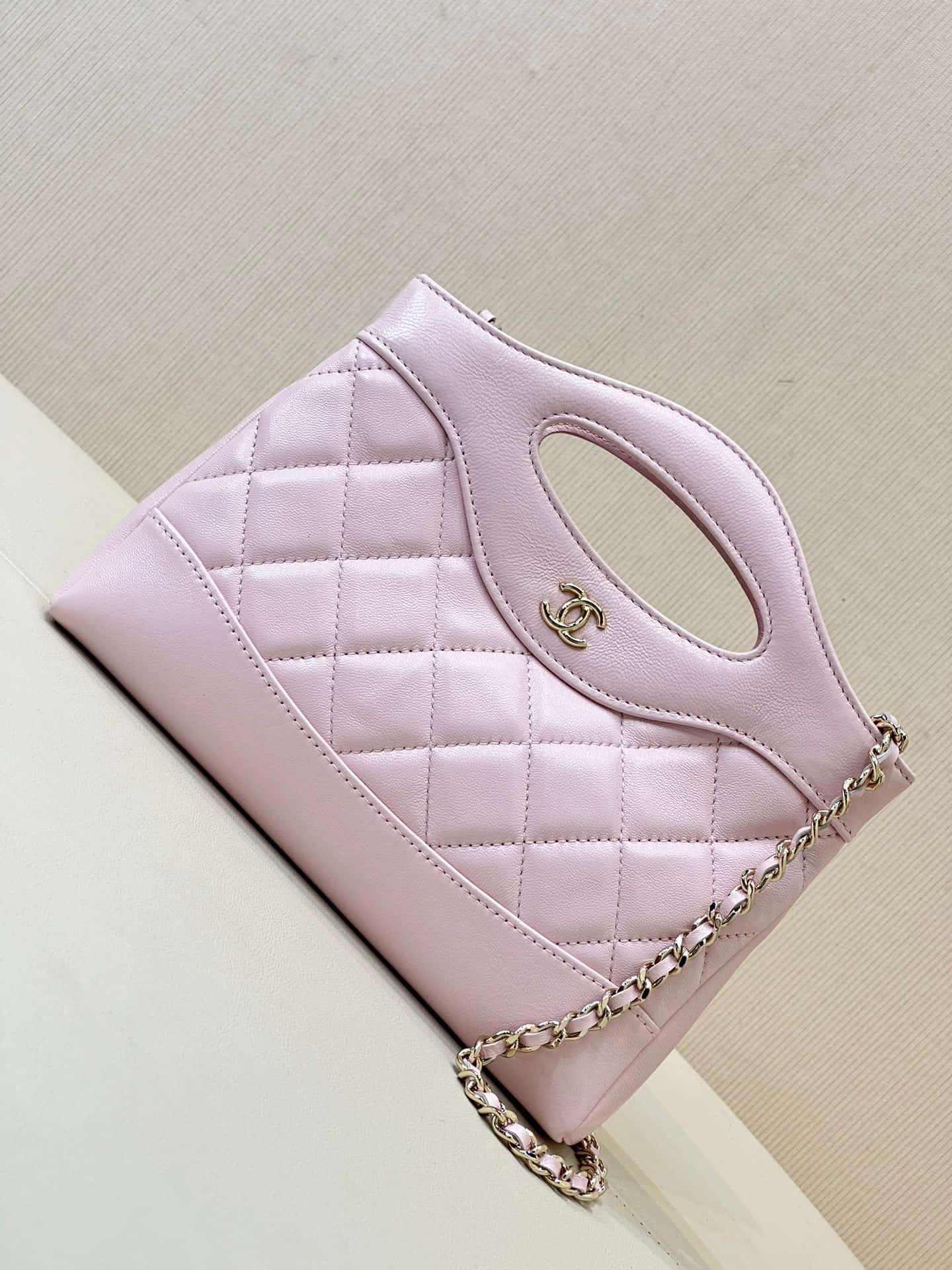 Chanel Clutch with chain Lambskin & Gold-Tone Metal AP3656 Pink TOP