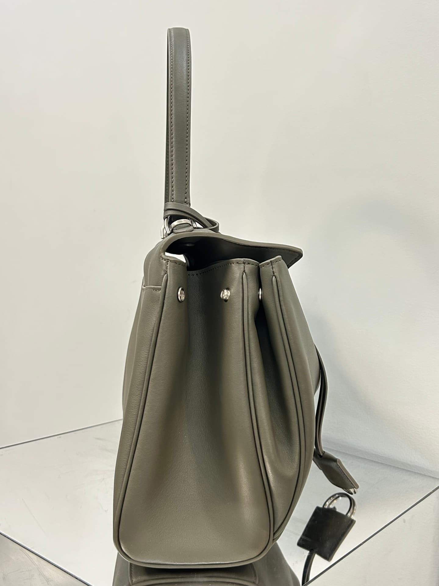 Balenciaga Rodeo Medium Bag in Khaki Leather With Sliver-Tone Metal TOP