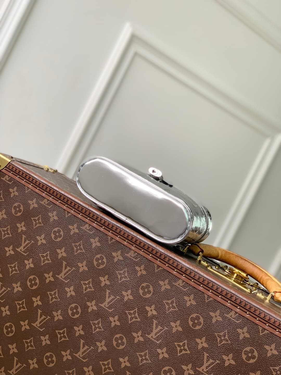 Louis Vuitton Vanity Chain Pouch silver Monogram Miroir canvas M26097 High