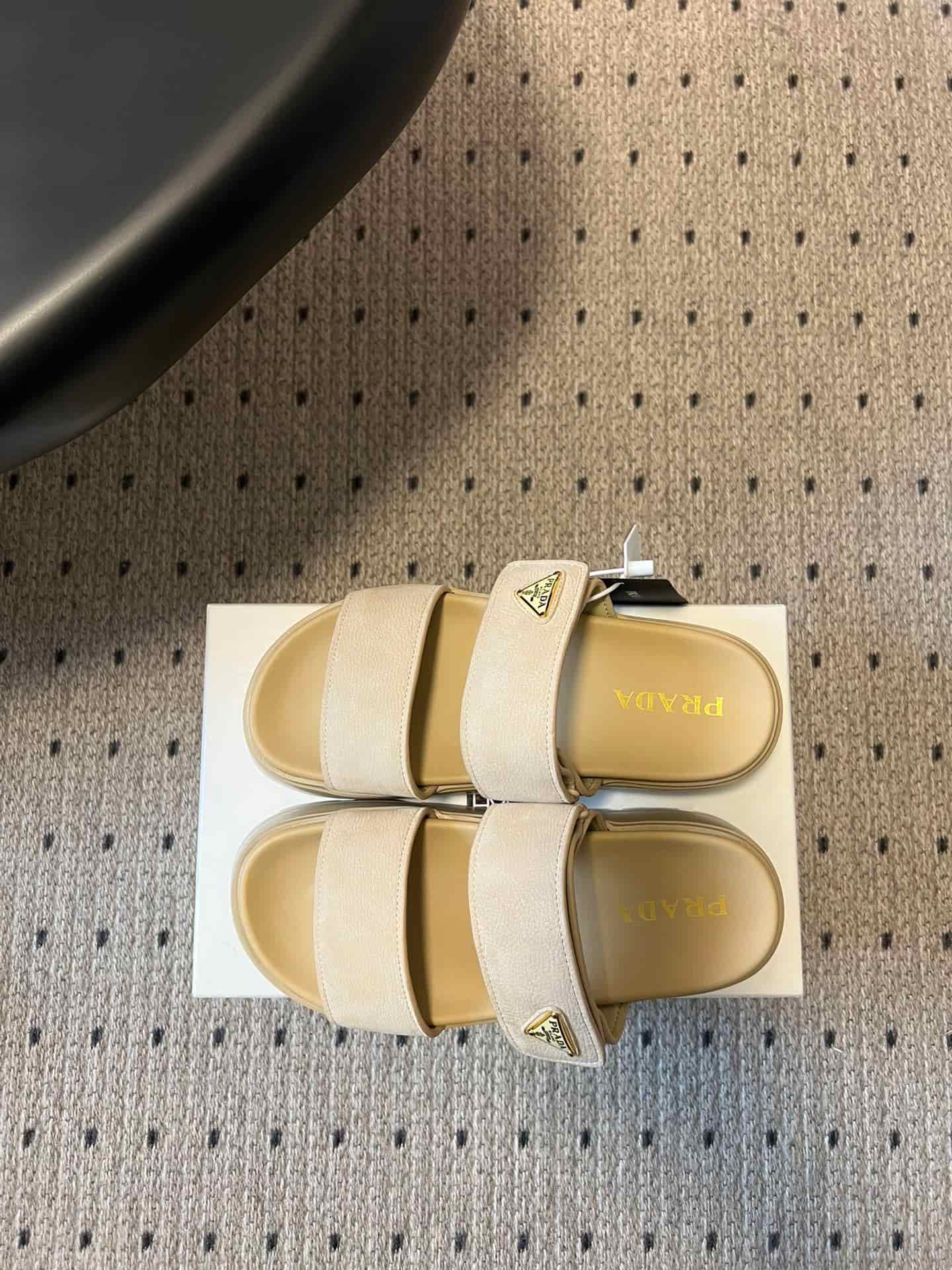 Prada Leather Fussbett Slides