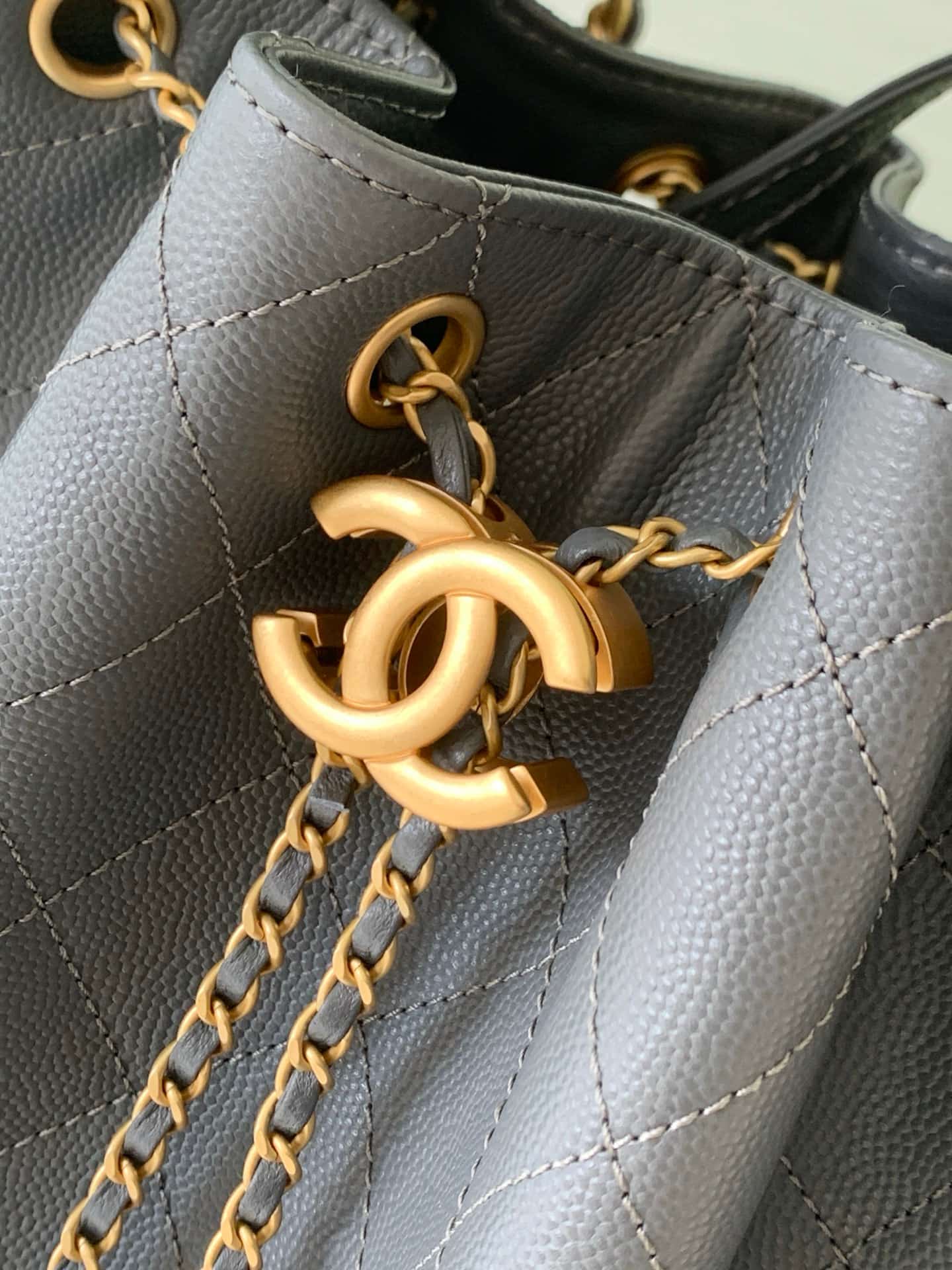 Chanel 25 Medium Hobo Medium handbag AS5311 Grained Calfskin & Gold-tone Metal Drak grey A