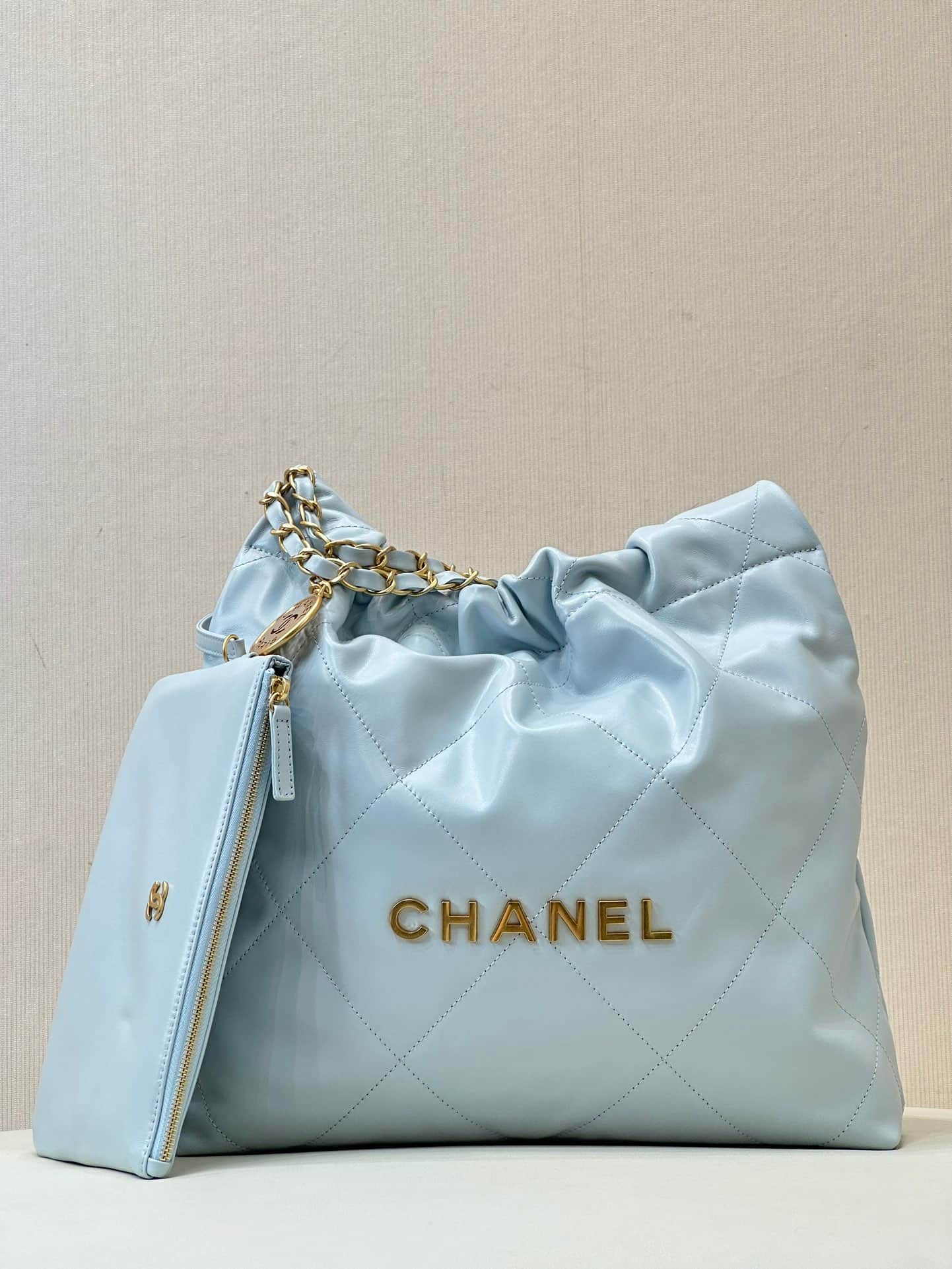 Chanel 22 Small handbag Shiny calfskin & Gold-tone metal AS3260 Light Blue TOP