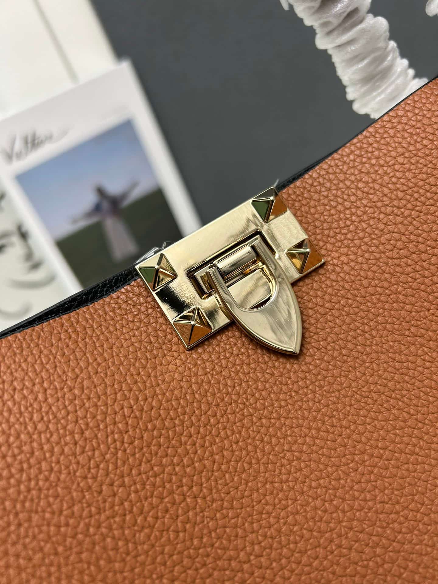 Valentino Garavani Rockstud Tote Bag in Caramel Mid