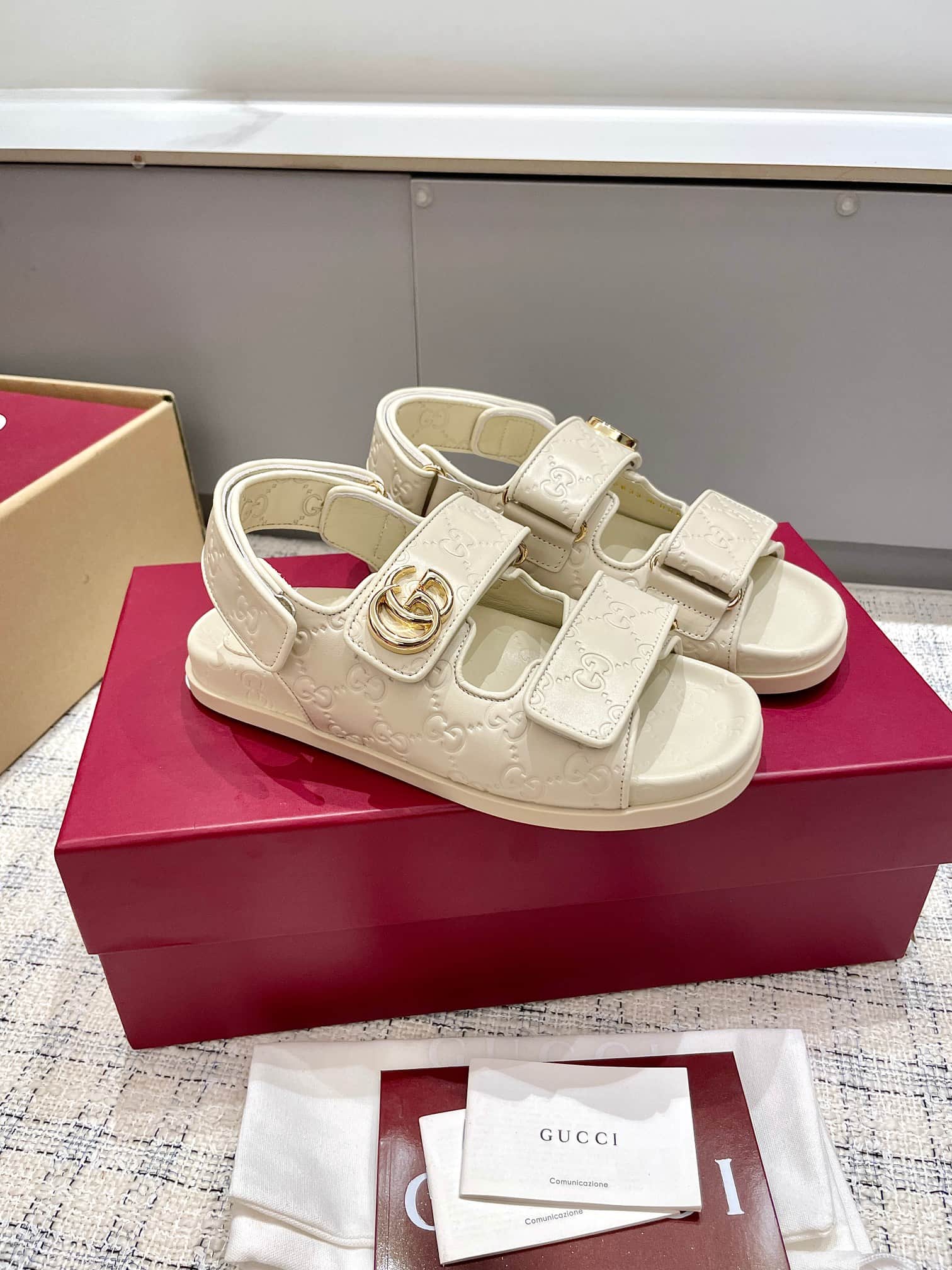 Gucci Women's sandal with Double G