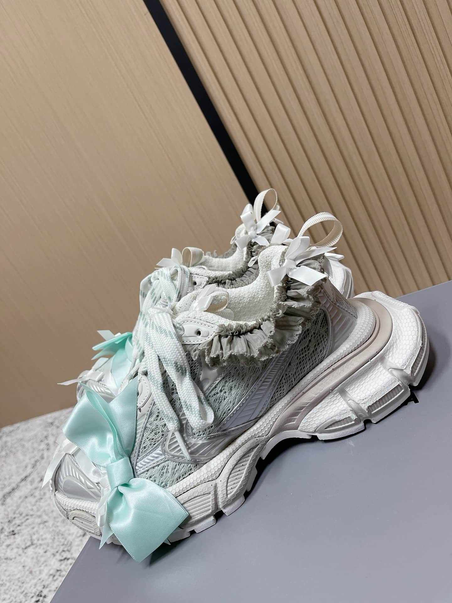 Balenciaga Women's 3xl Lace Sneaker in Taupe/white/light Blue
