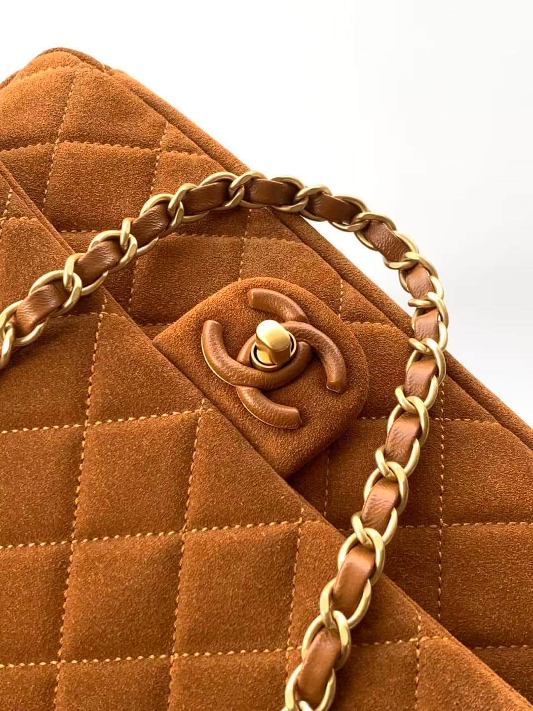 Chanel Classic Flap bag in Tan Suede & Gold-Tone Metal AS5987 A